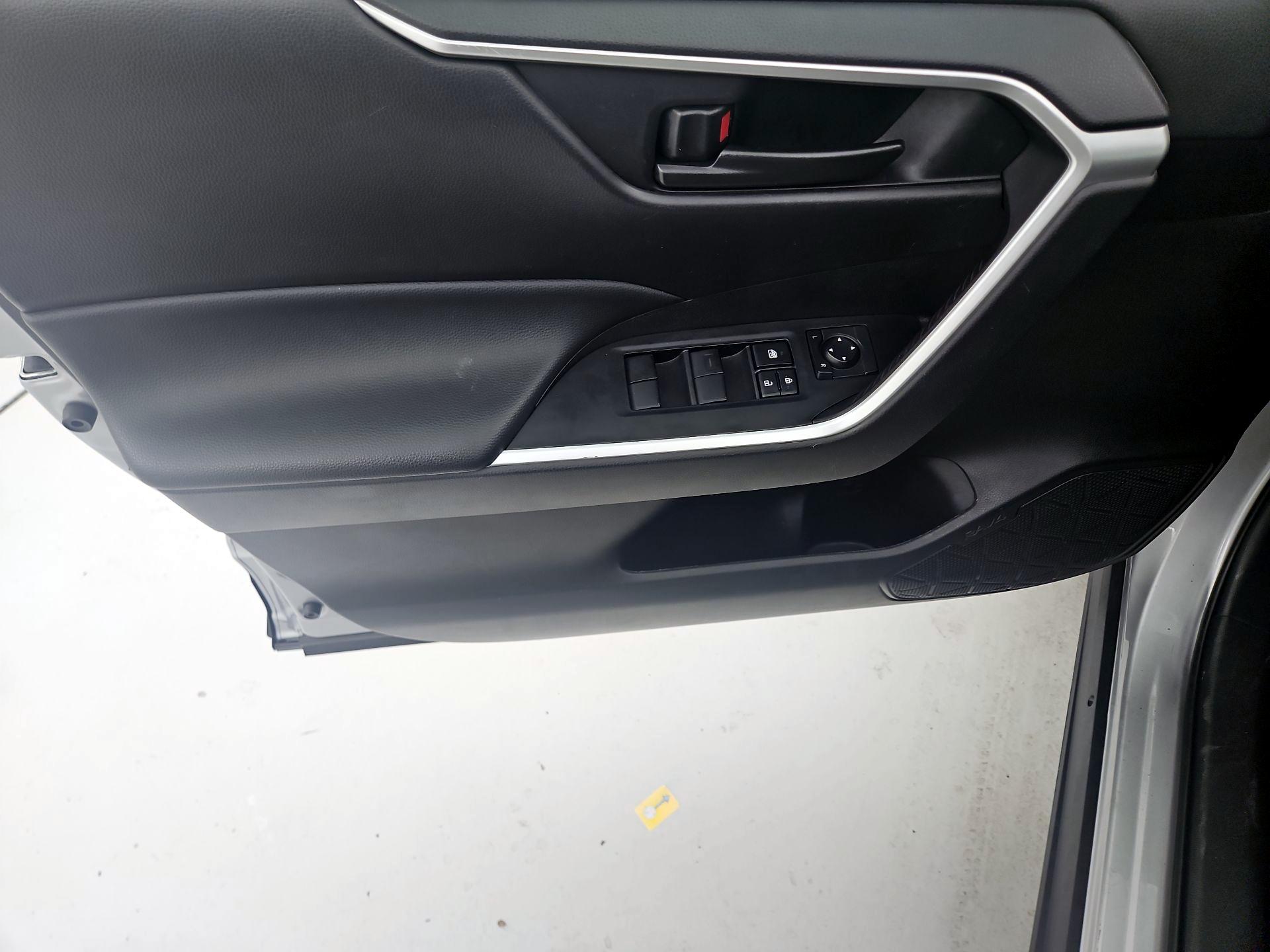 Thumbnail: 2024 Toyota RAV4 - 12