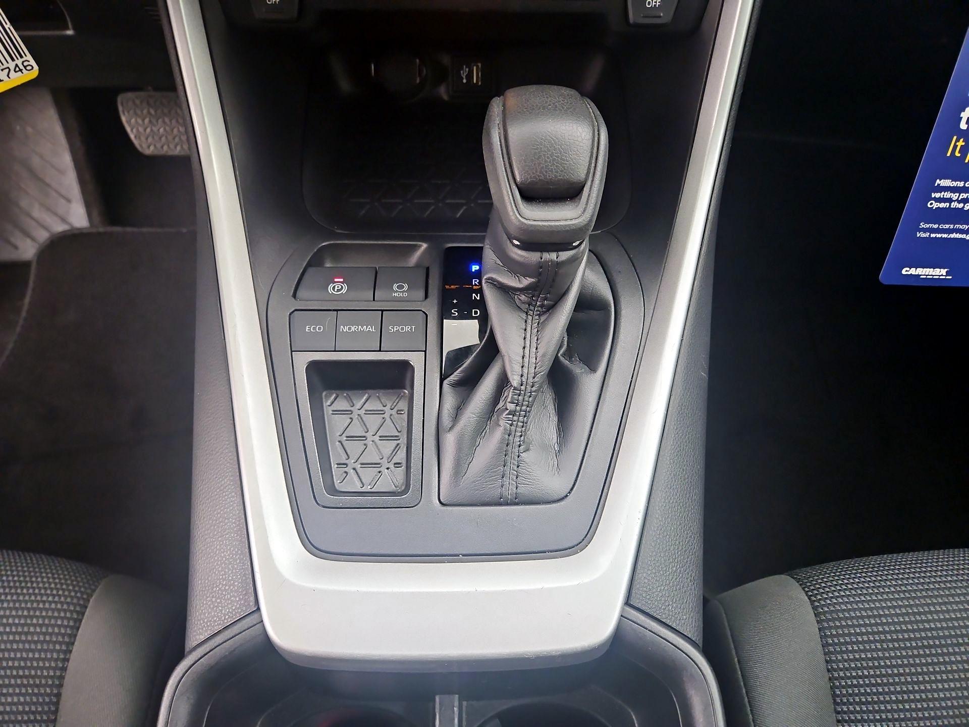 Thumbnail: 2024 Toyota RAV4 - 17