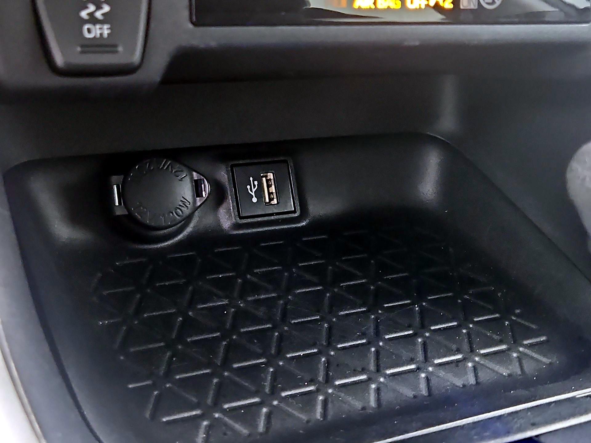 Thumbnail: 2024 Toyota RAV4 - 18