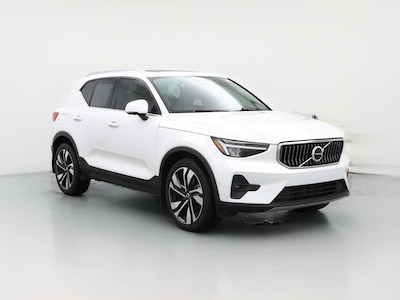 2023 Volvo XC40 B5 Plus Bright Theme
