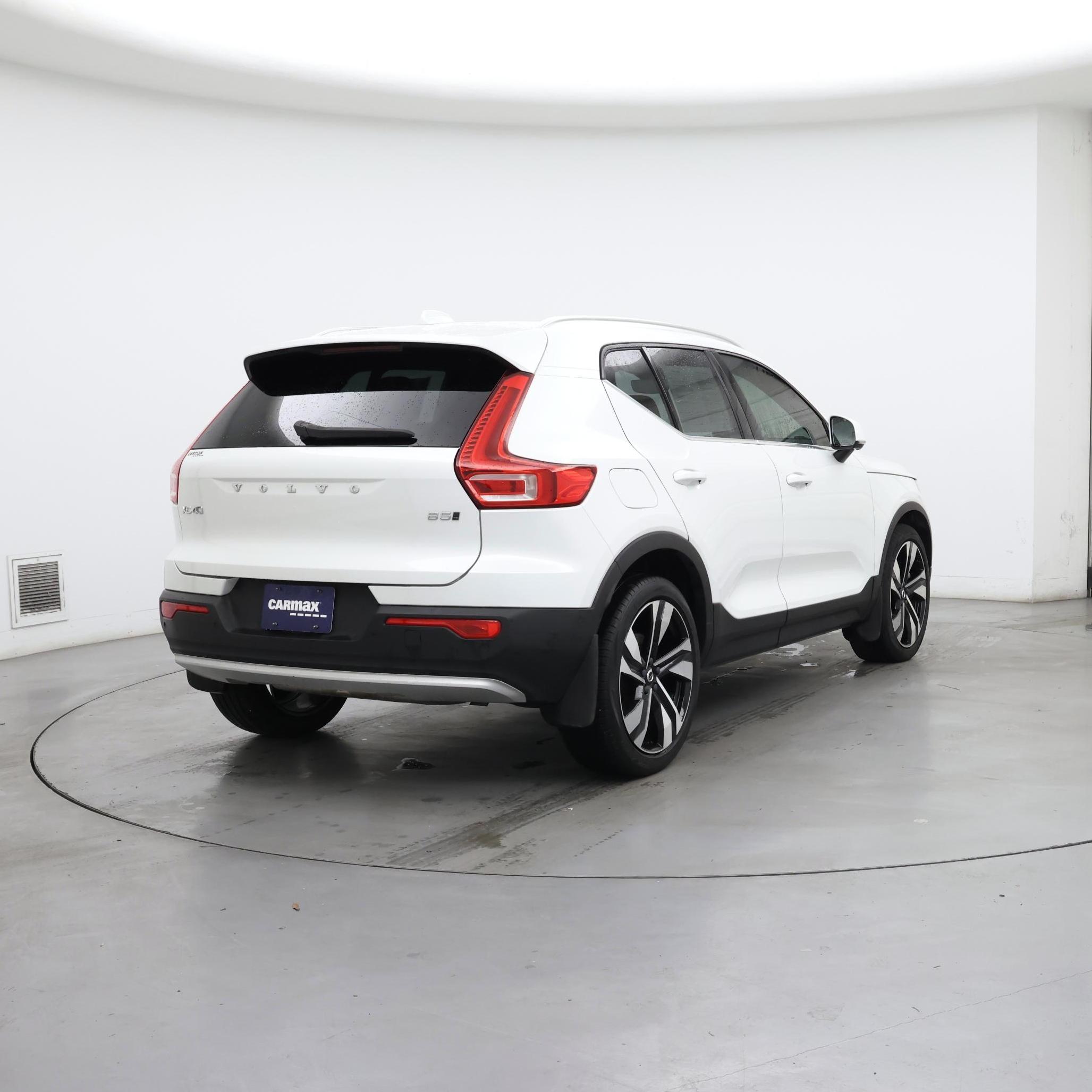 Thumbnail: 2023 Volvo XC40 - 8
