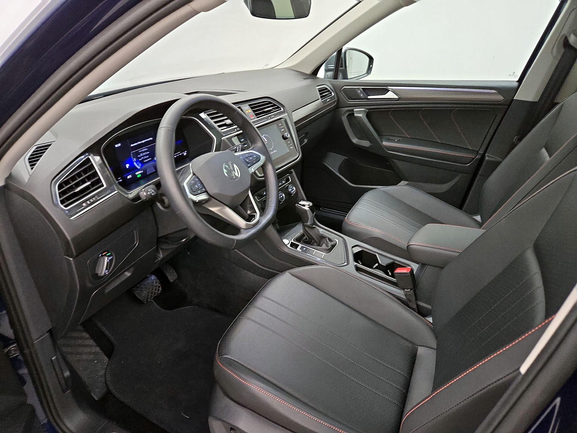 Thumbnail: 2024 Volkswagen Tiguan - 11