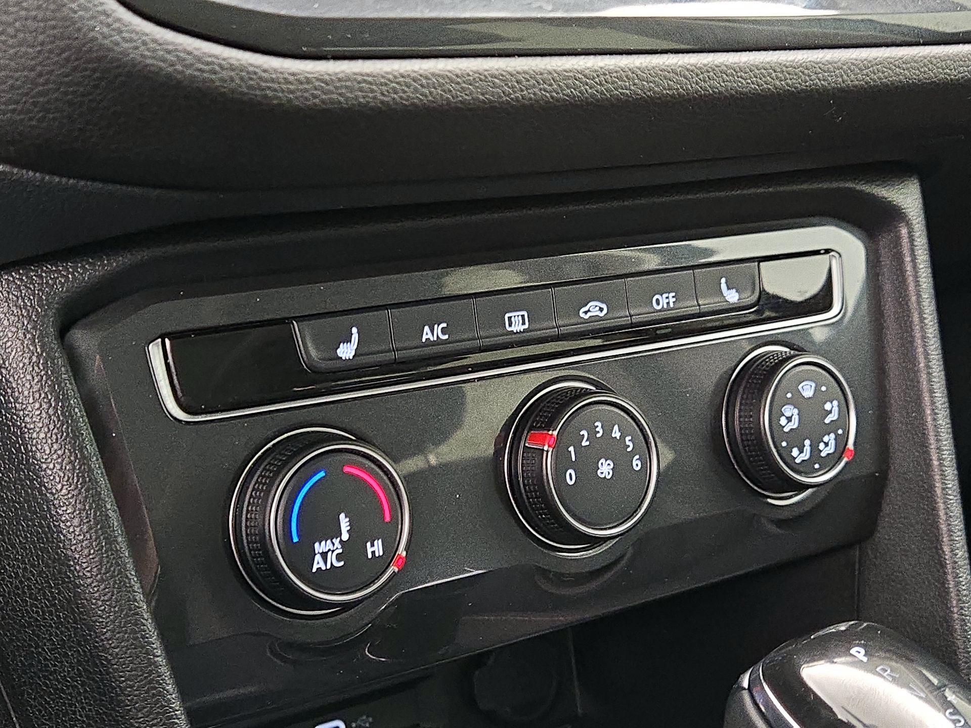 Thumbnail: 2024 Volkswagen Tiguan - 16