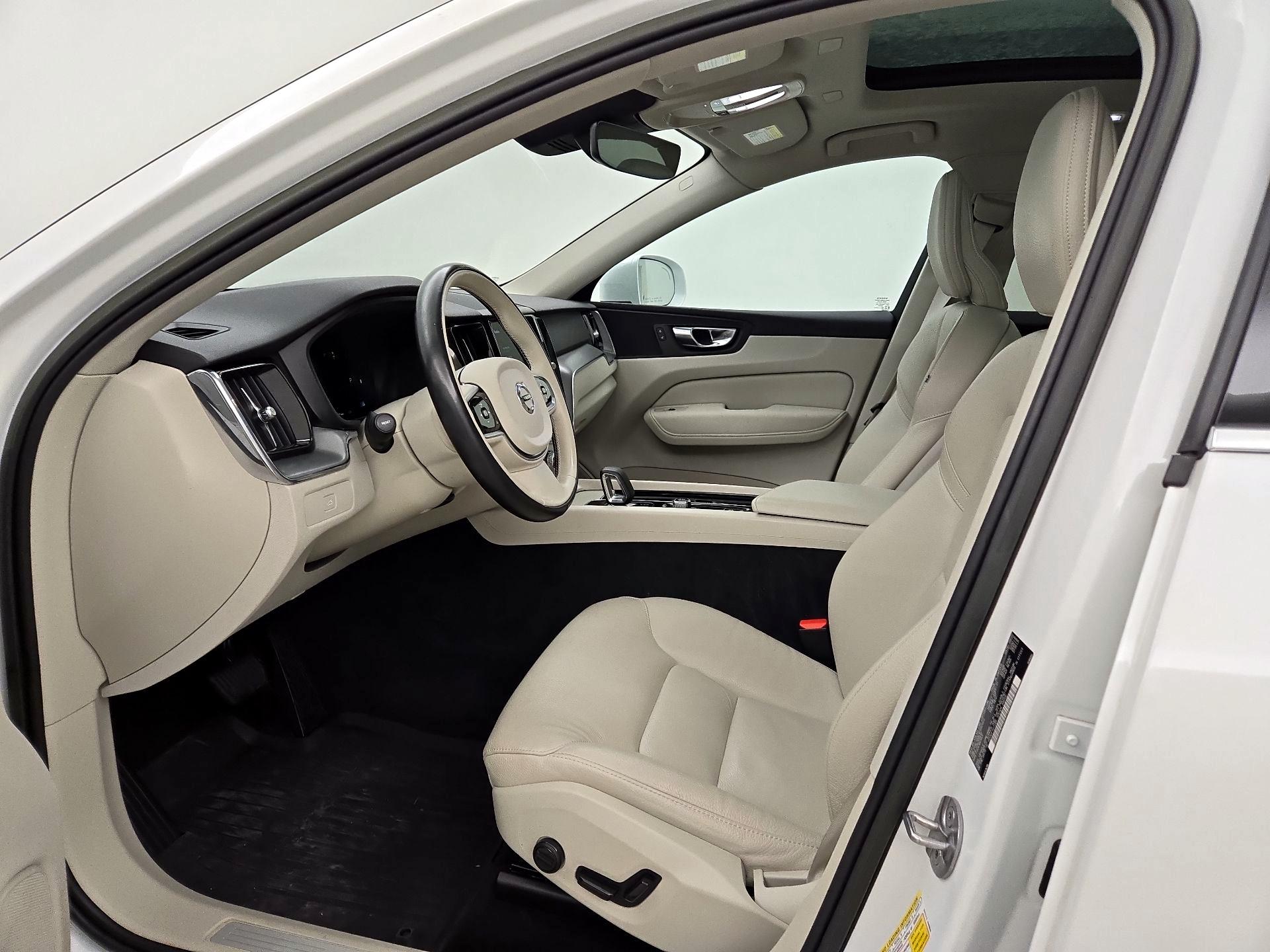 Thumbnail: 2023 Volvo XC60 - 11