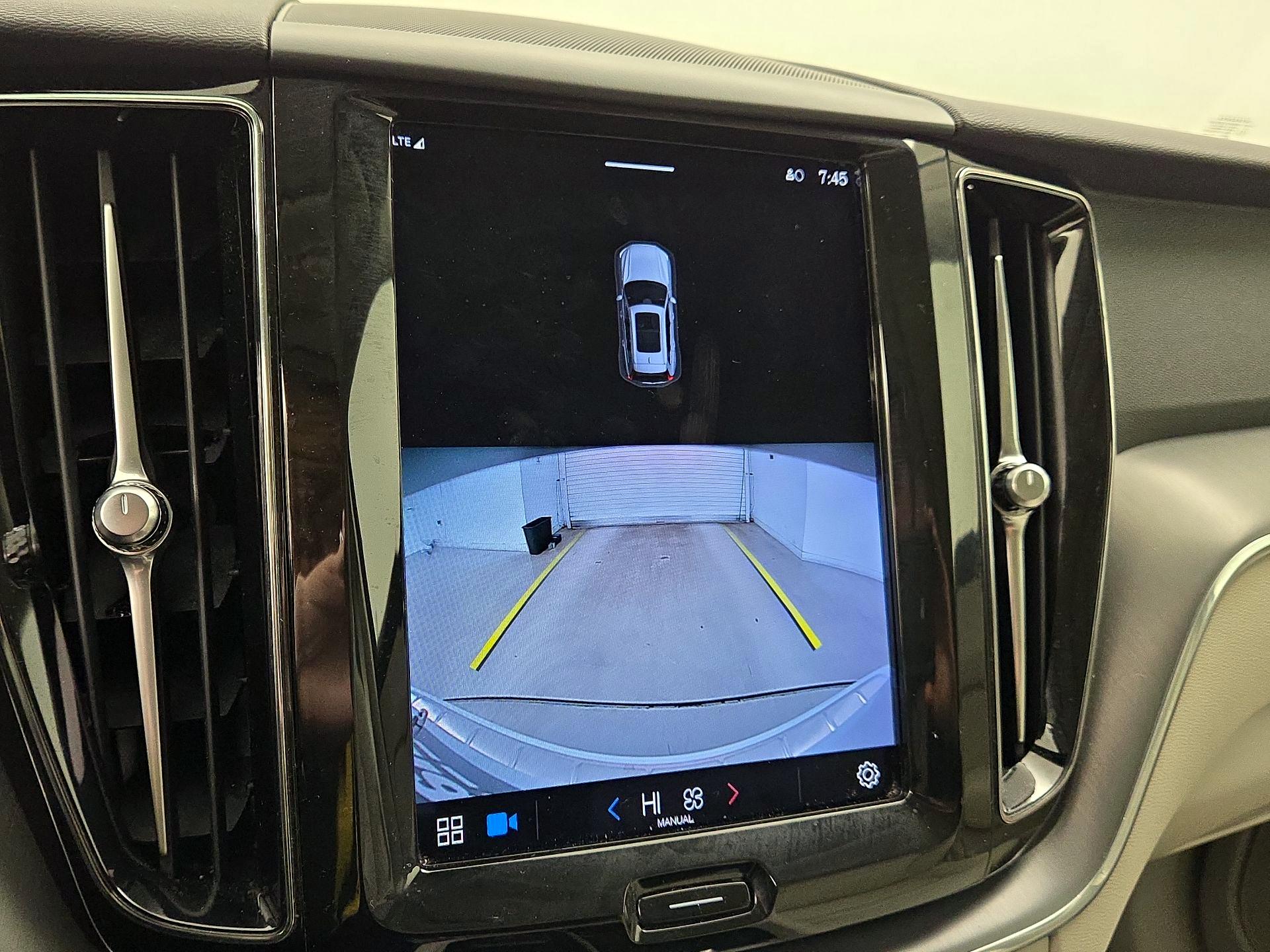 Thumbnail: 2023 Volvo XC60 - 14