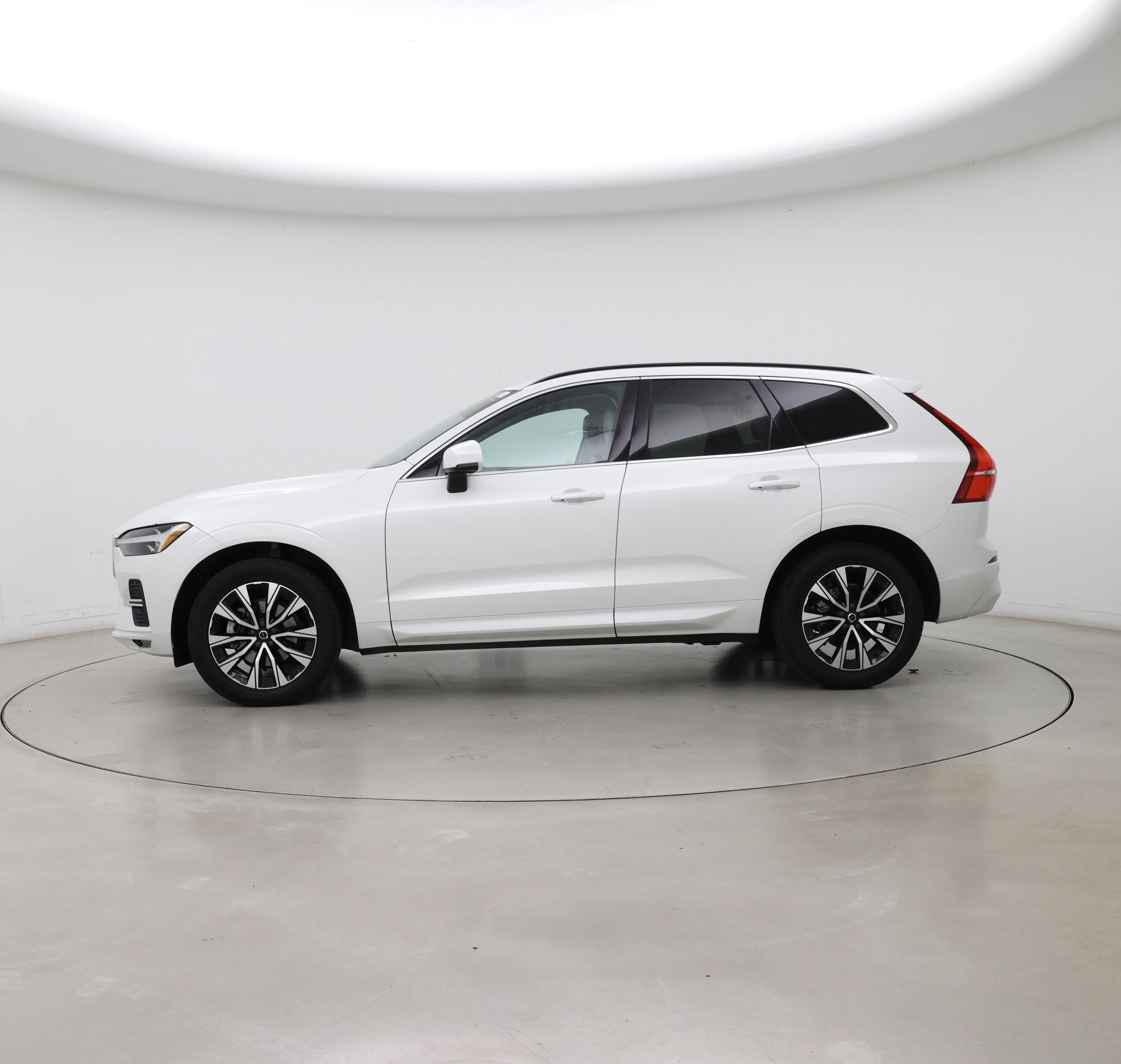 Thumbnail: 2023 Volvo XC60 - 3
