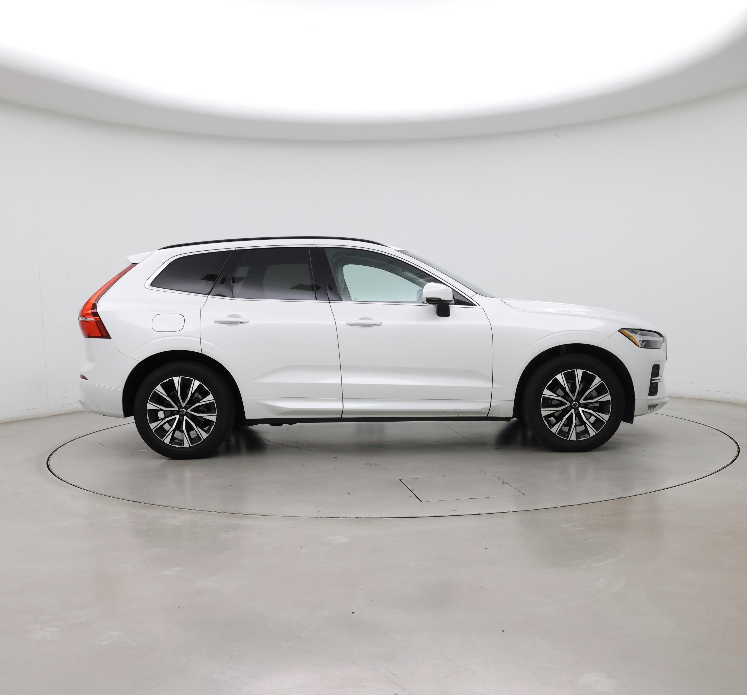 Thumbnail: 2023 Volvo XC60 - 7