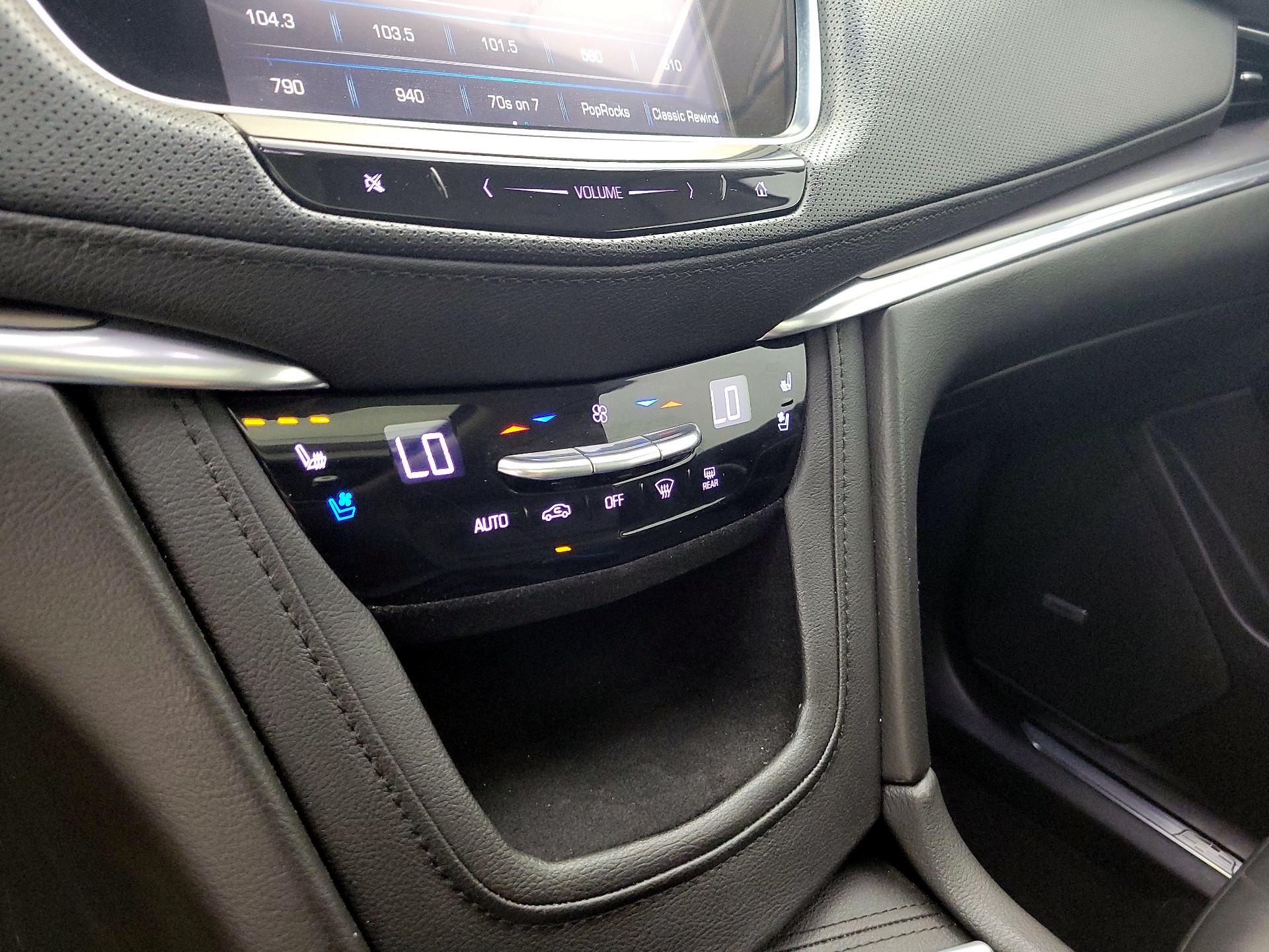 Thumbnail: 2019 Cadillac XT5 - 17