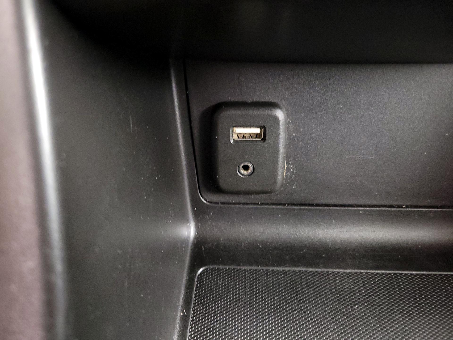 Thumbnail: 2017 Chevrolet Colorado - 18