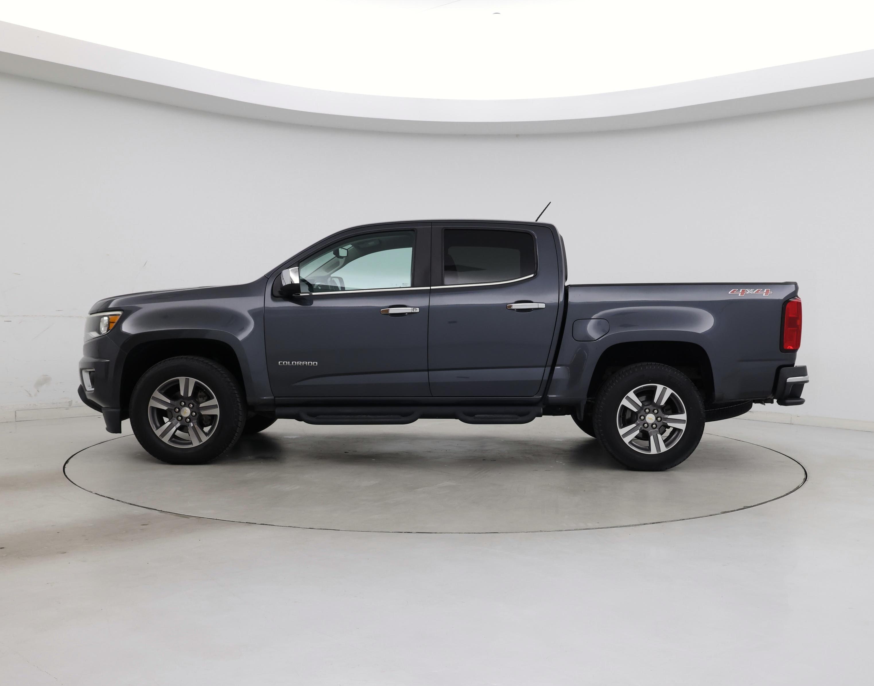 Thumbnail: 2017 Chevrolet Colorado - 3