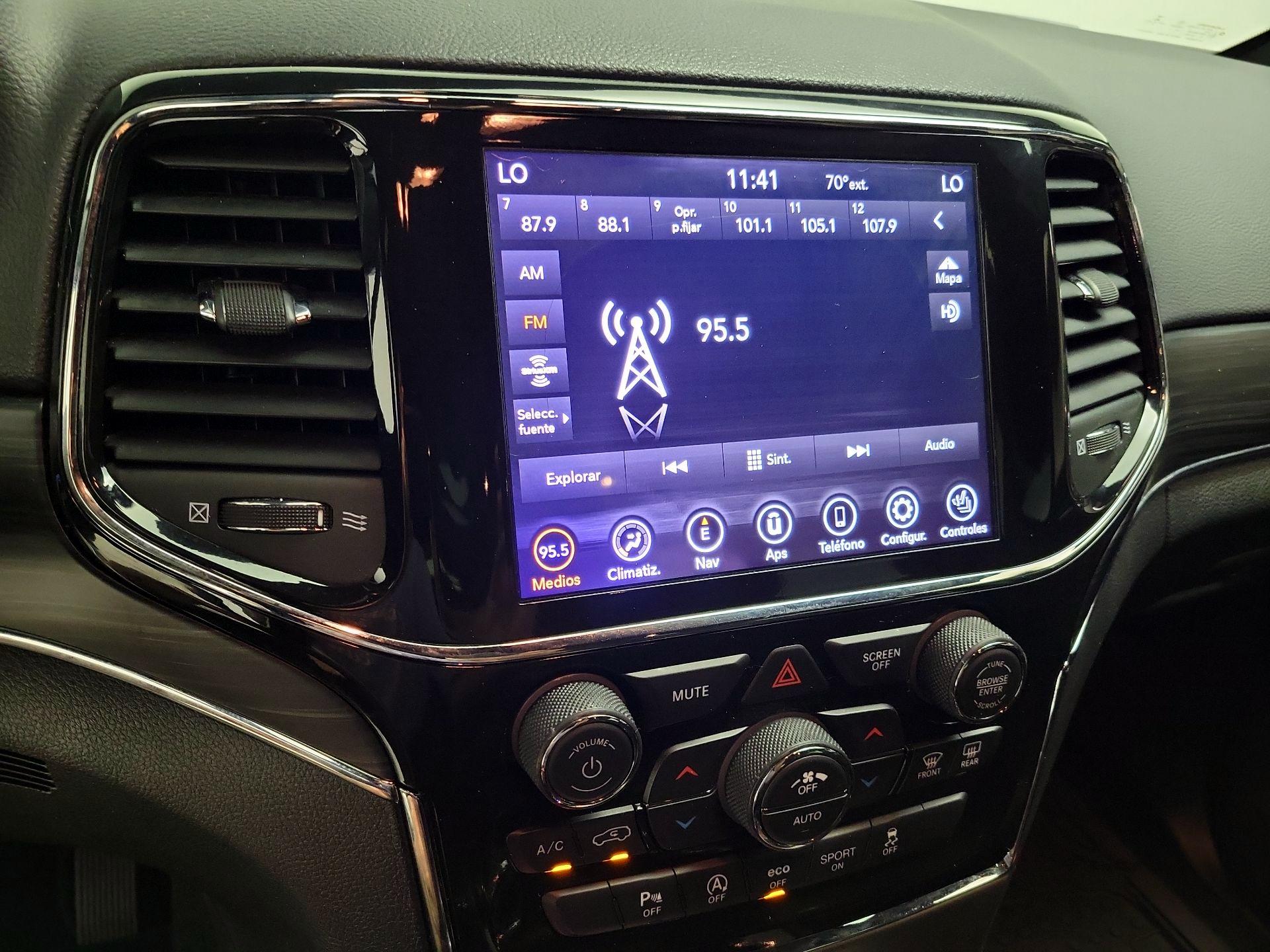 Thumbnail: 2021 Jeep Grand Cherokee - 16