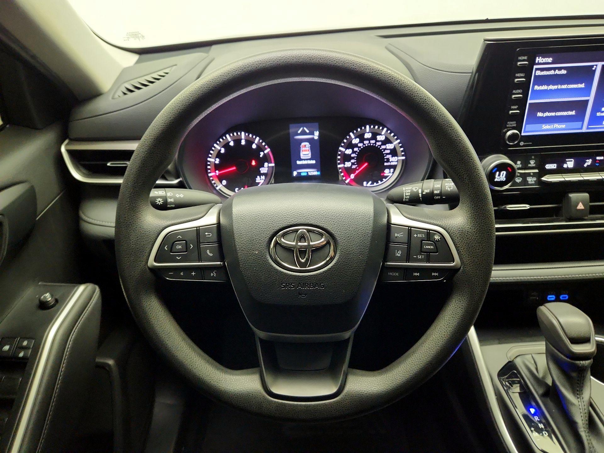 Thumbnail: 2022 Toyota Highlander - 10