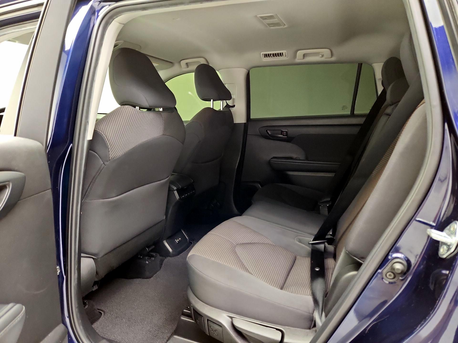 Thumbnail: 2022 Toyota Highlander - 19