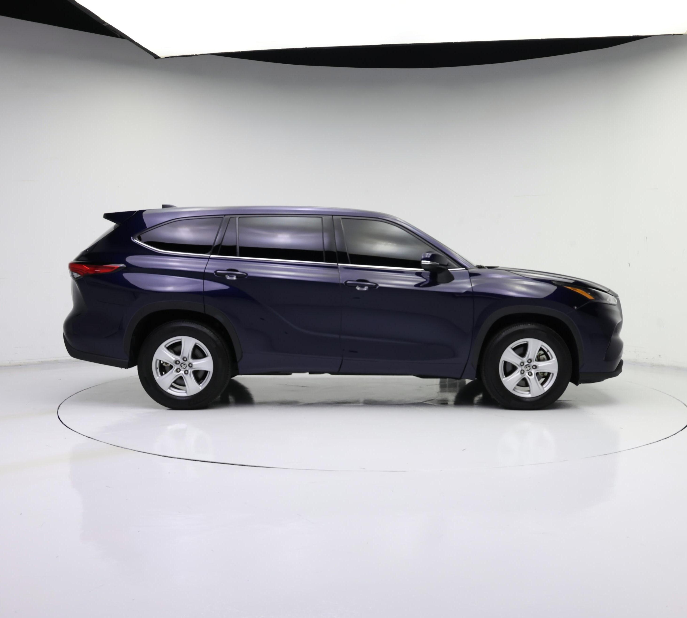 Thumbnail: 2022 Toyota Highlander - 7