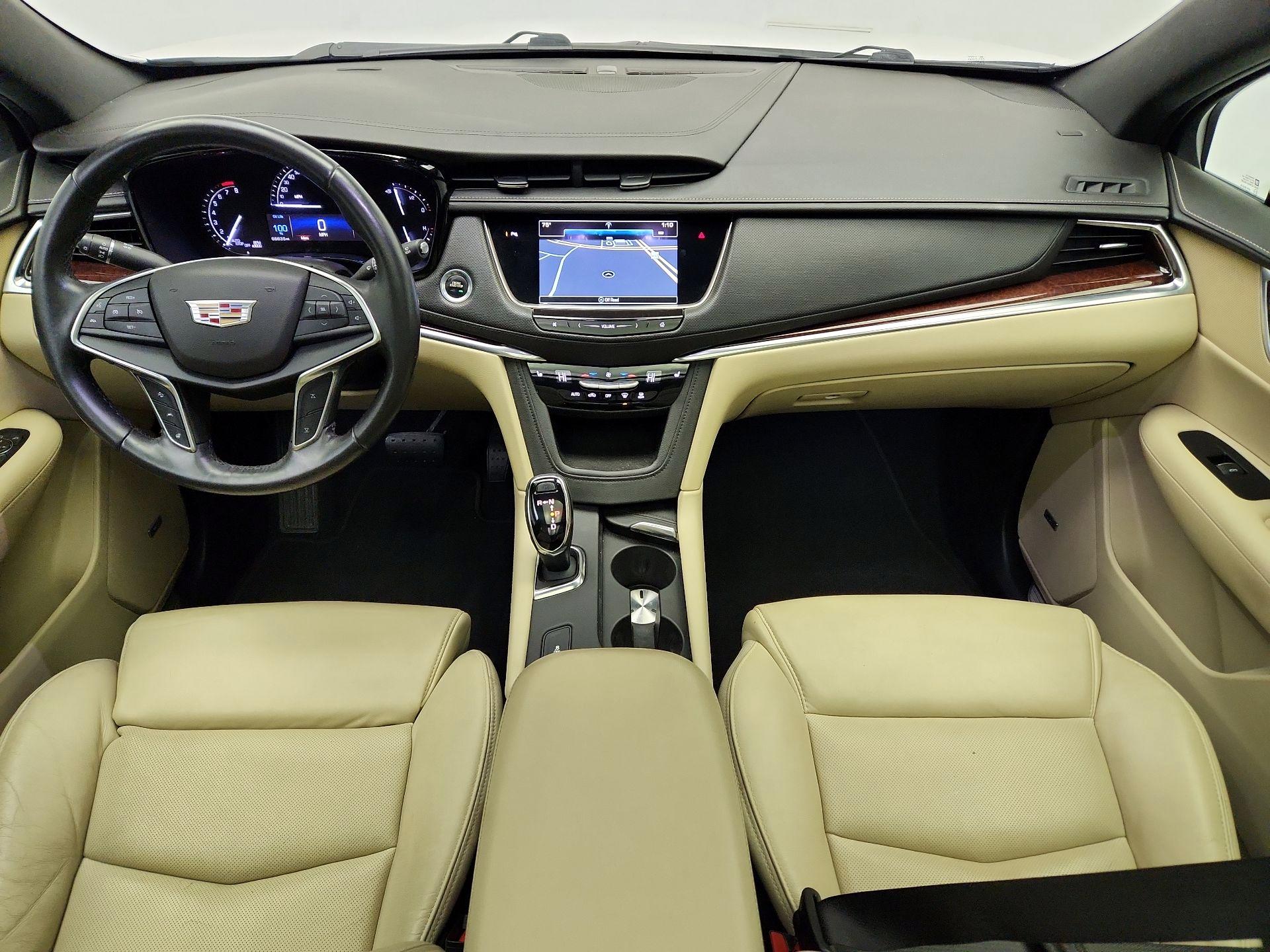 Thumbnail: 2017 Cadillac XT5 - 9