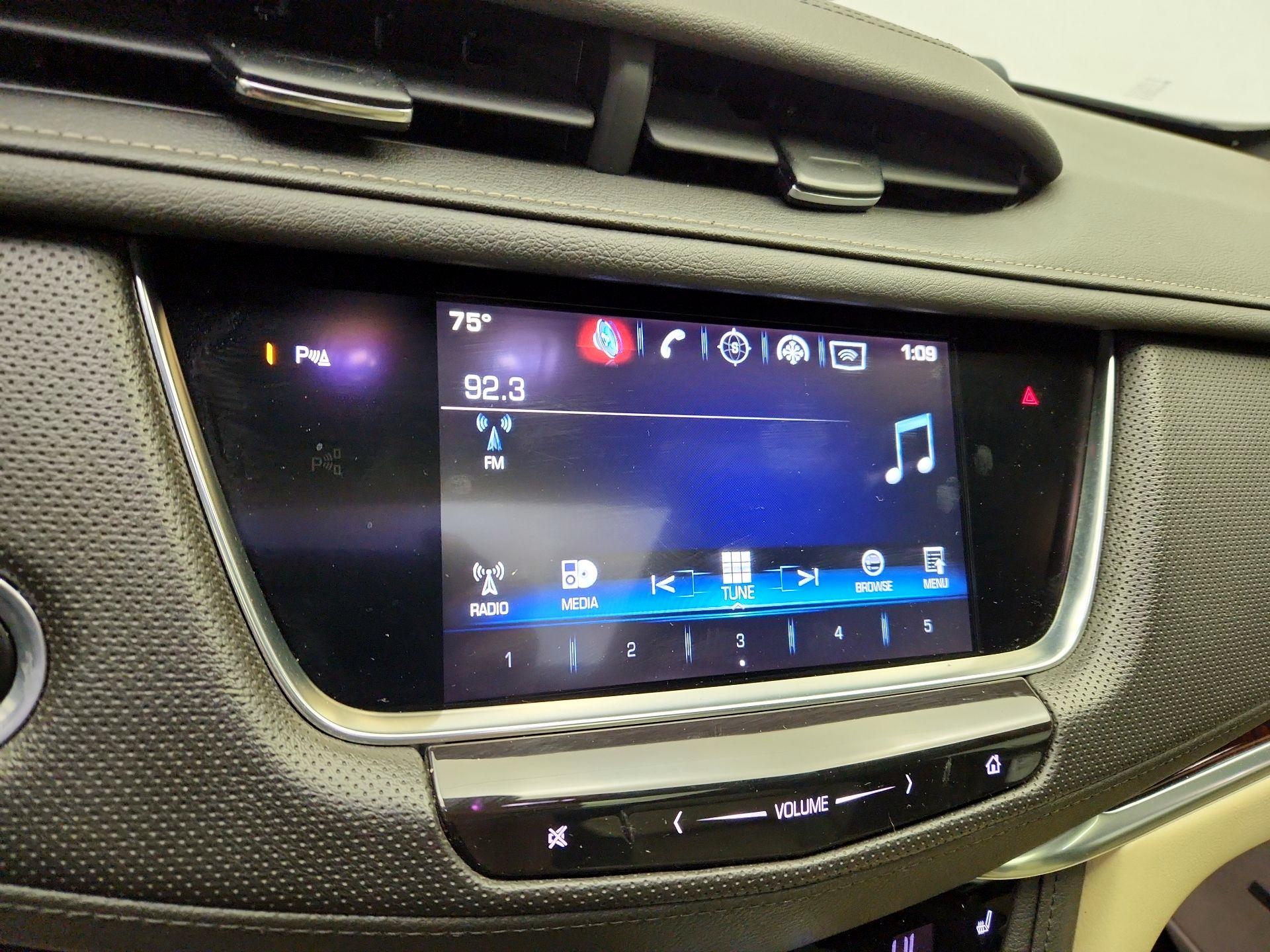 Thumbnail: 2017 Cadillac XT5 - 16