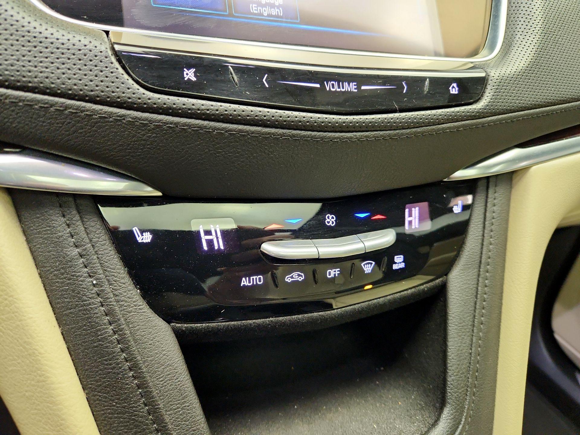 Thumbnail: 2017 Cadillac XT5 - 17