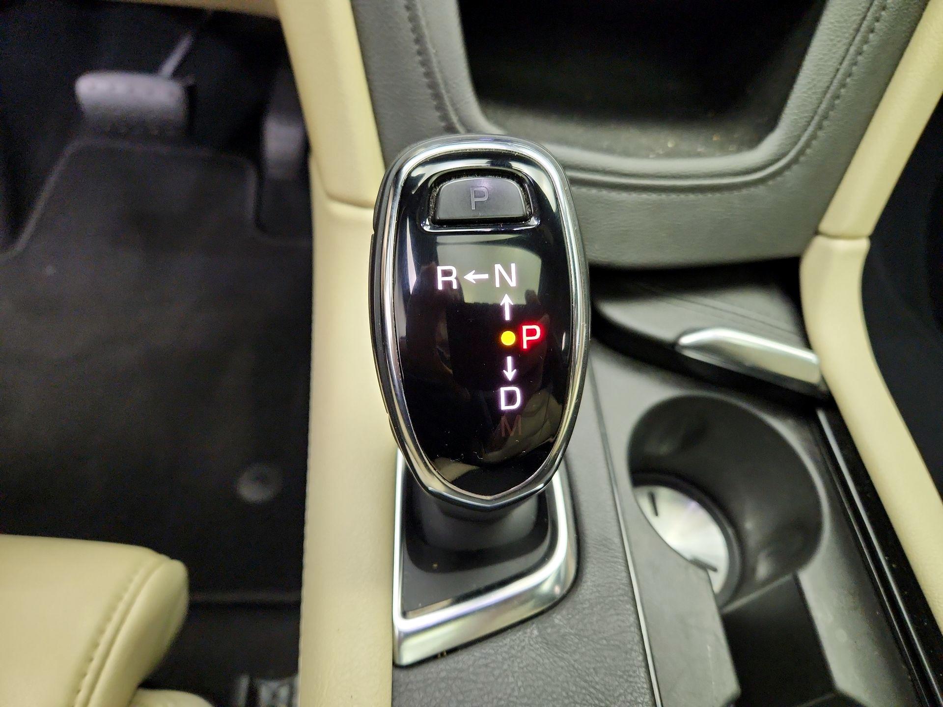 Thumbnail: 2017 Cadillac XT5 - 18