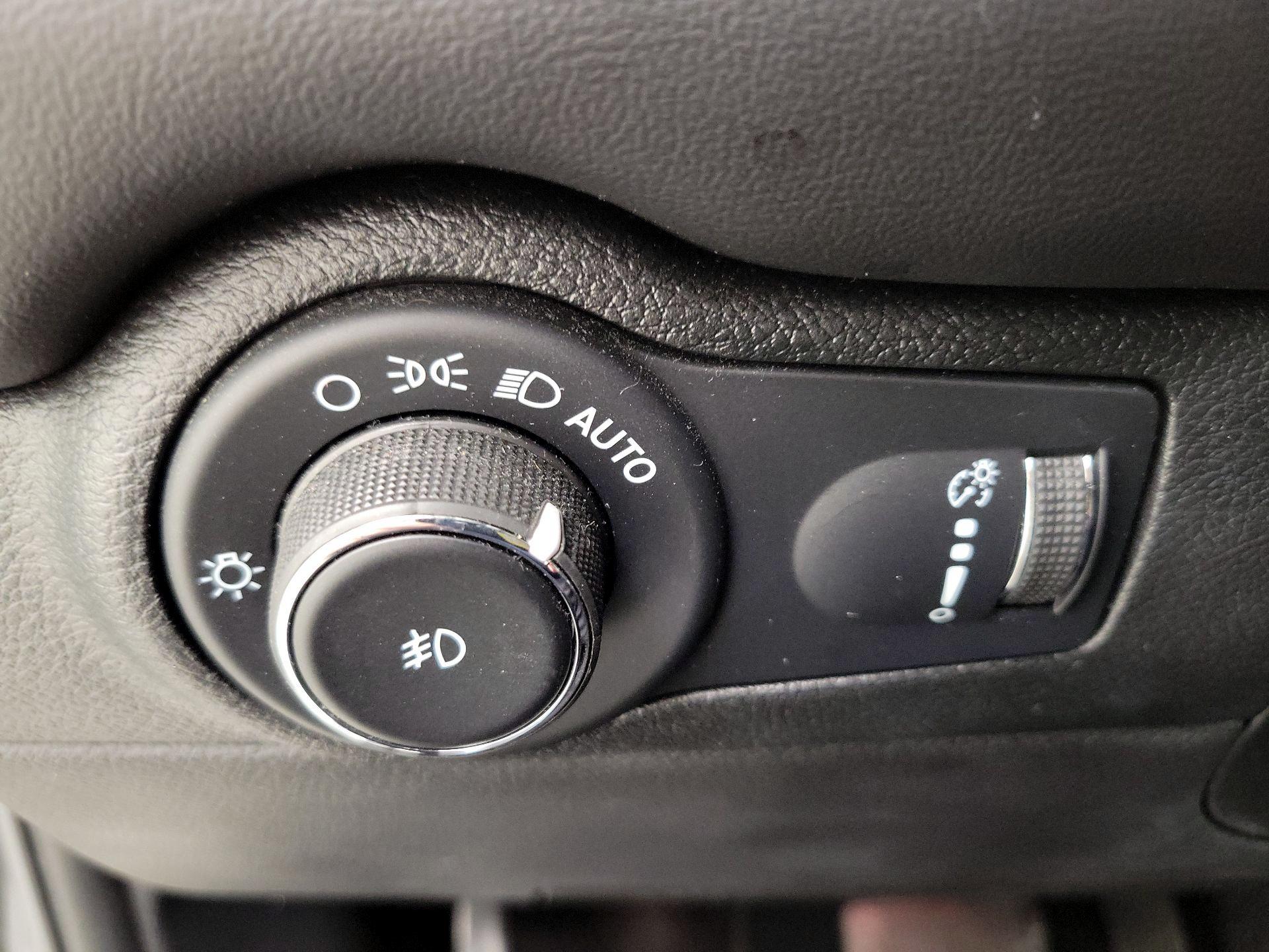 Thumbnail: 2022 Dodge Durango - 13