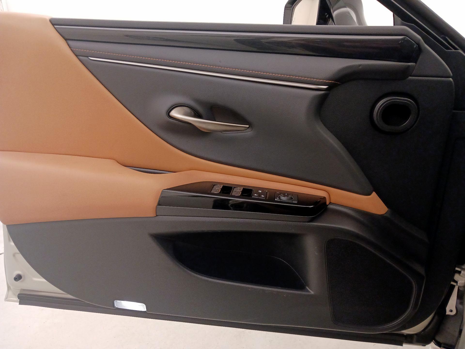 Thumbnail: 2023 Lexus ES - 12