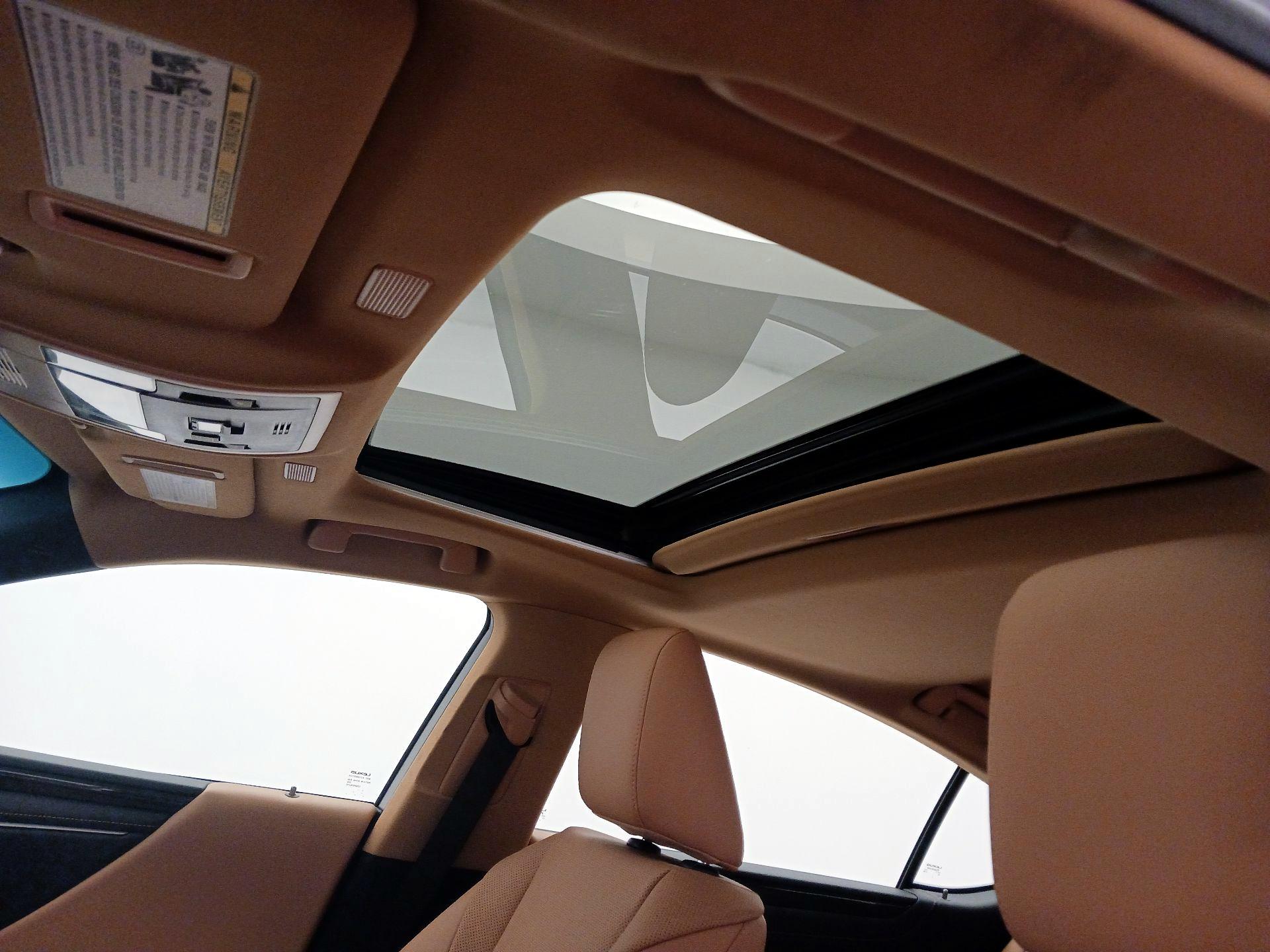 Thumbnail: 2023 Lexus ES - 19