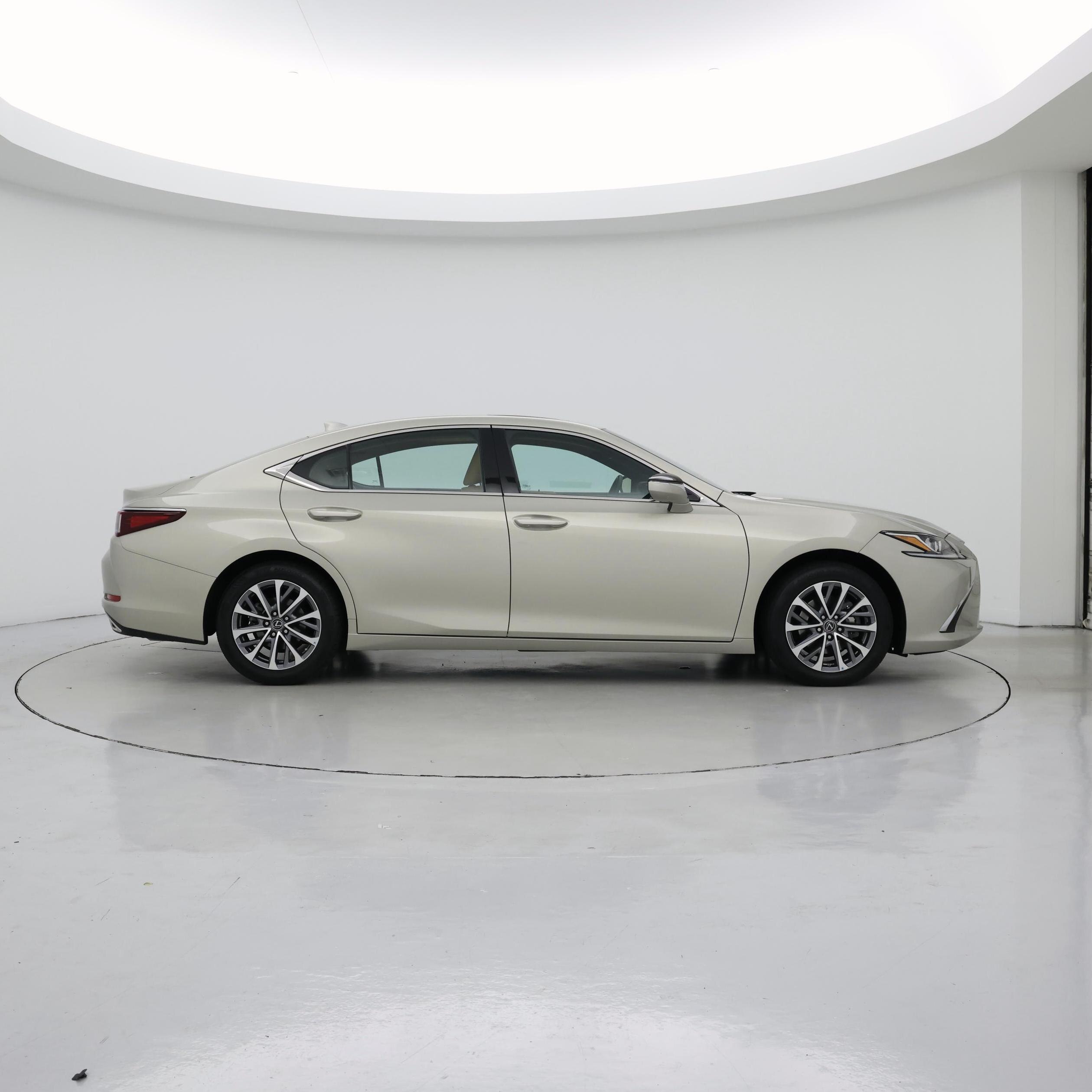 Thumbnail: 2023 Lexus ES - 7