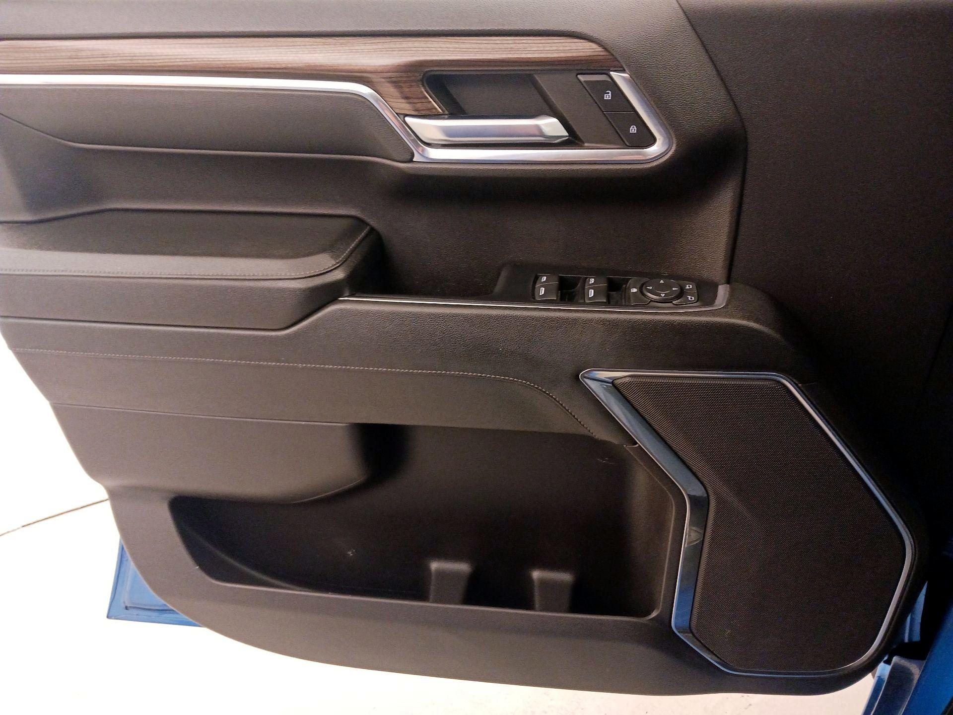 Thumbnail: 2023 Chevrolet Silverado 1500 - 12