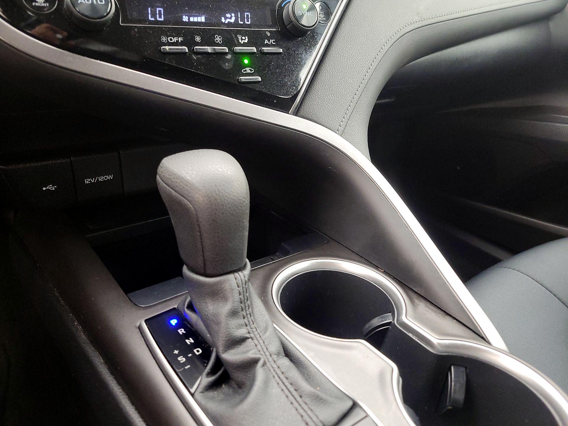 Thumbnail: 2022 Toyota Camry - 15