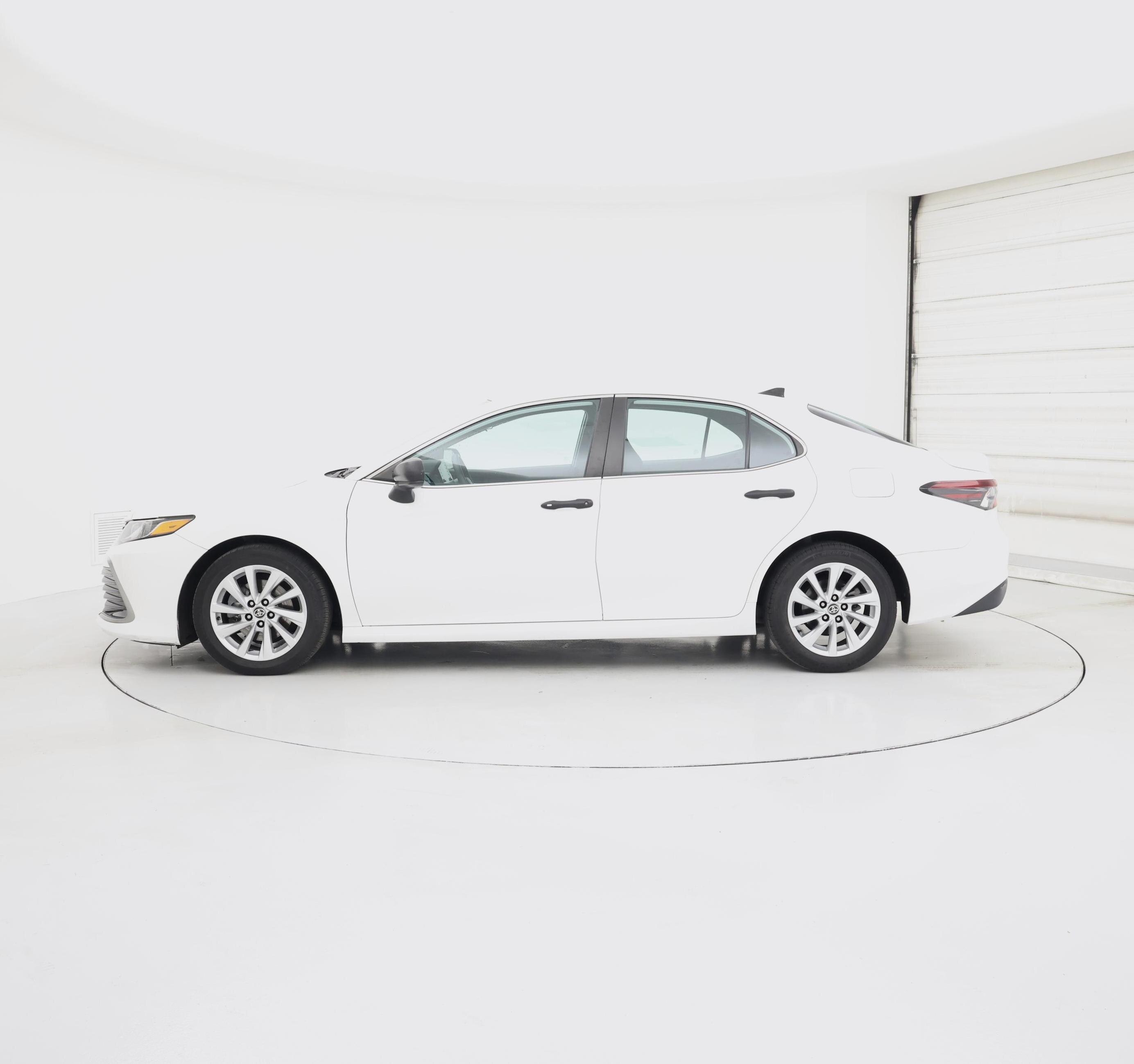 Thumbnail: 2022 Toyota Camry - 3