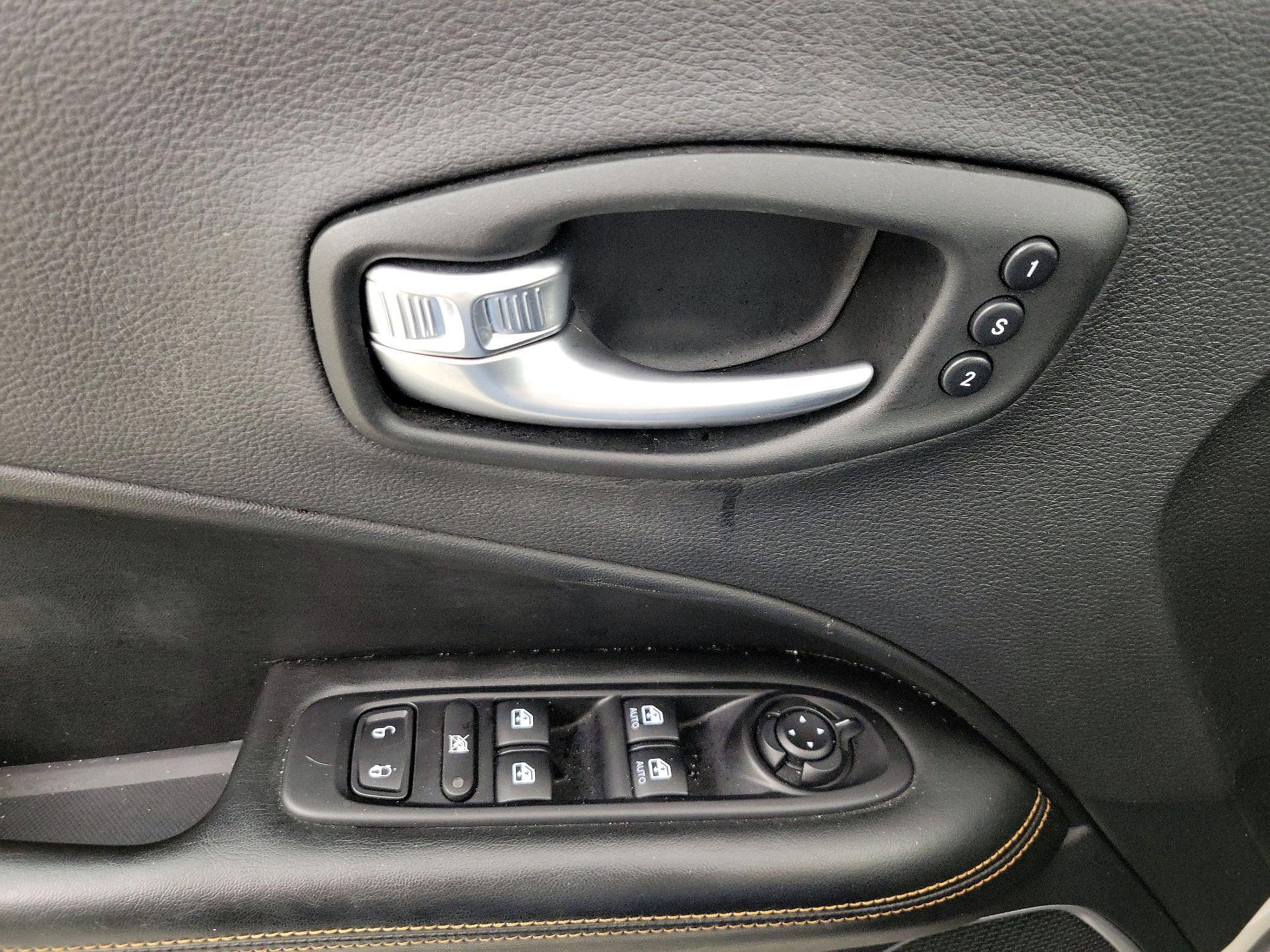 Thumbnail: 2021 Jeep Compass - 12