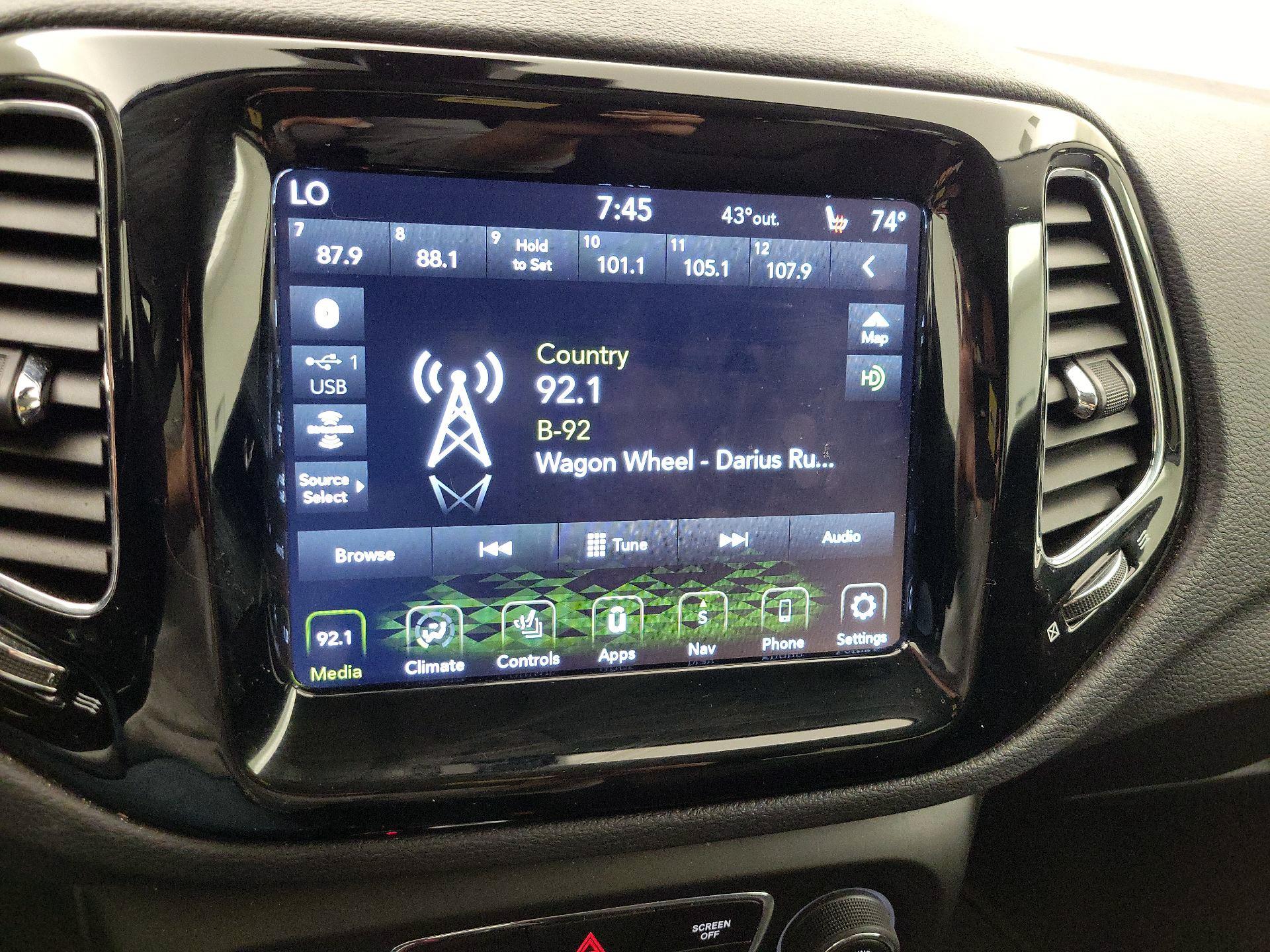 Thumbnail: 2021 Jeep Compass - 16