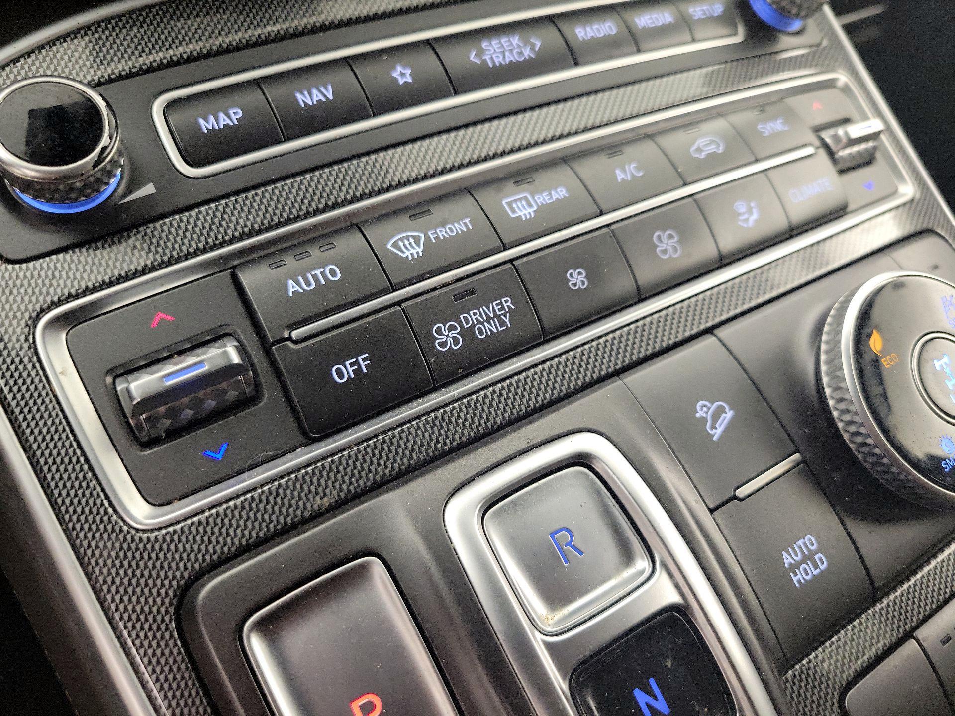 Thumbnail: 2021 Hyundai Santa Fe - 17