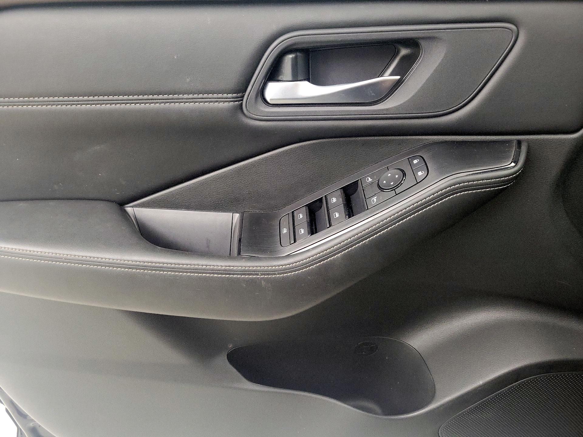 Thumbnail: 2022 Nissan Rogue - 12