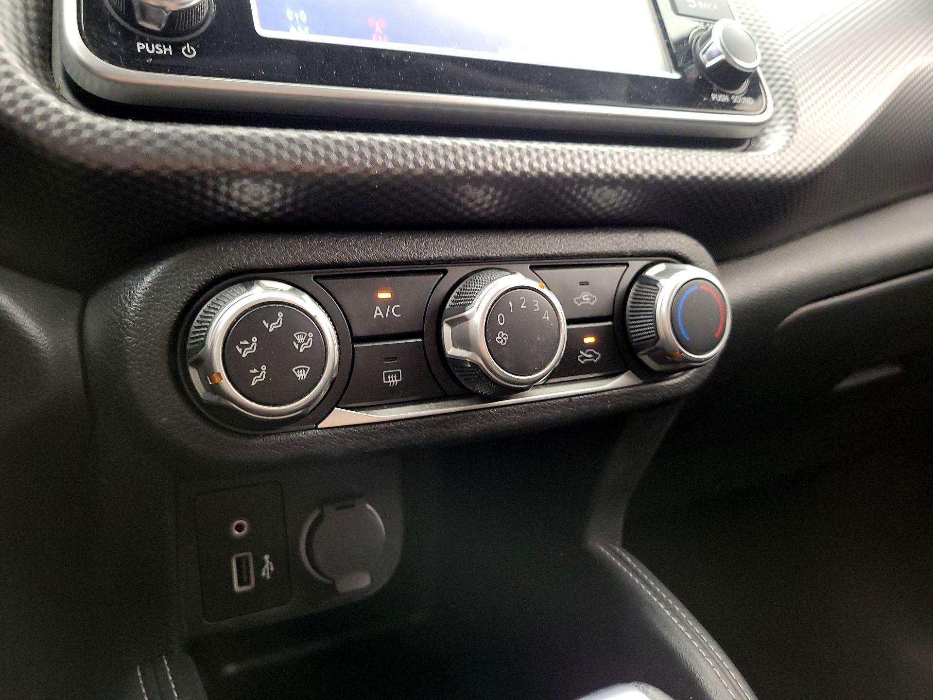 Thumbnail: 2019 Nissan Kicks - 16