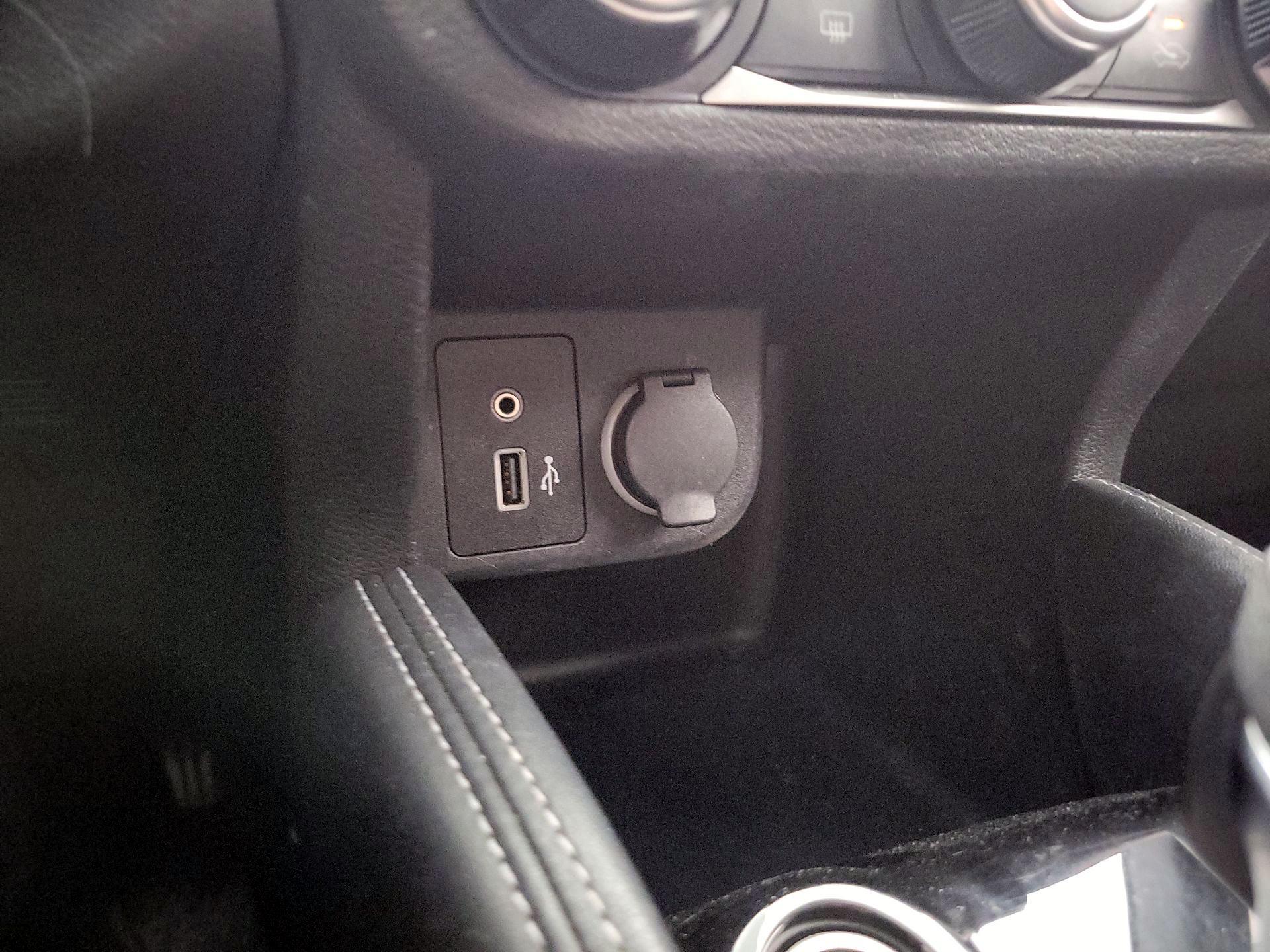 Thumbnail: 2019 Nissan Kicks - 18