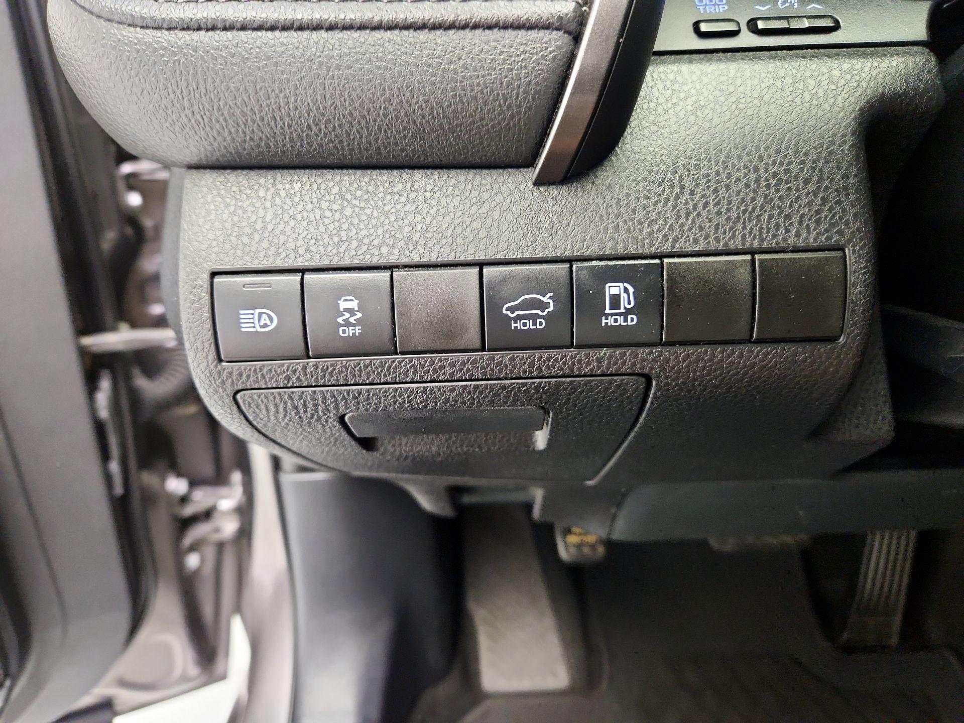 Thumbnail: 2021 Toyota Camry - 13