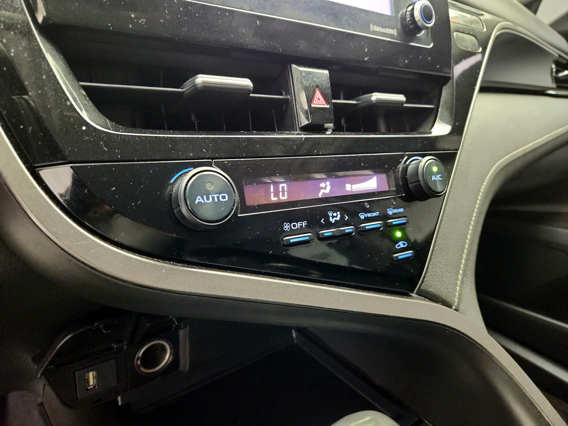 Thumbnail: 2021 Toyota Camry - 16