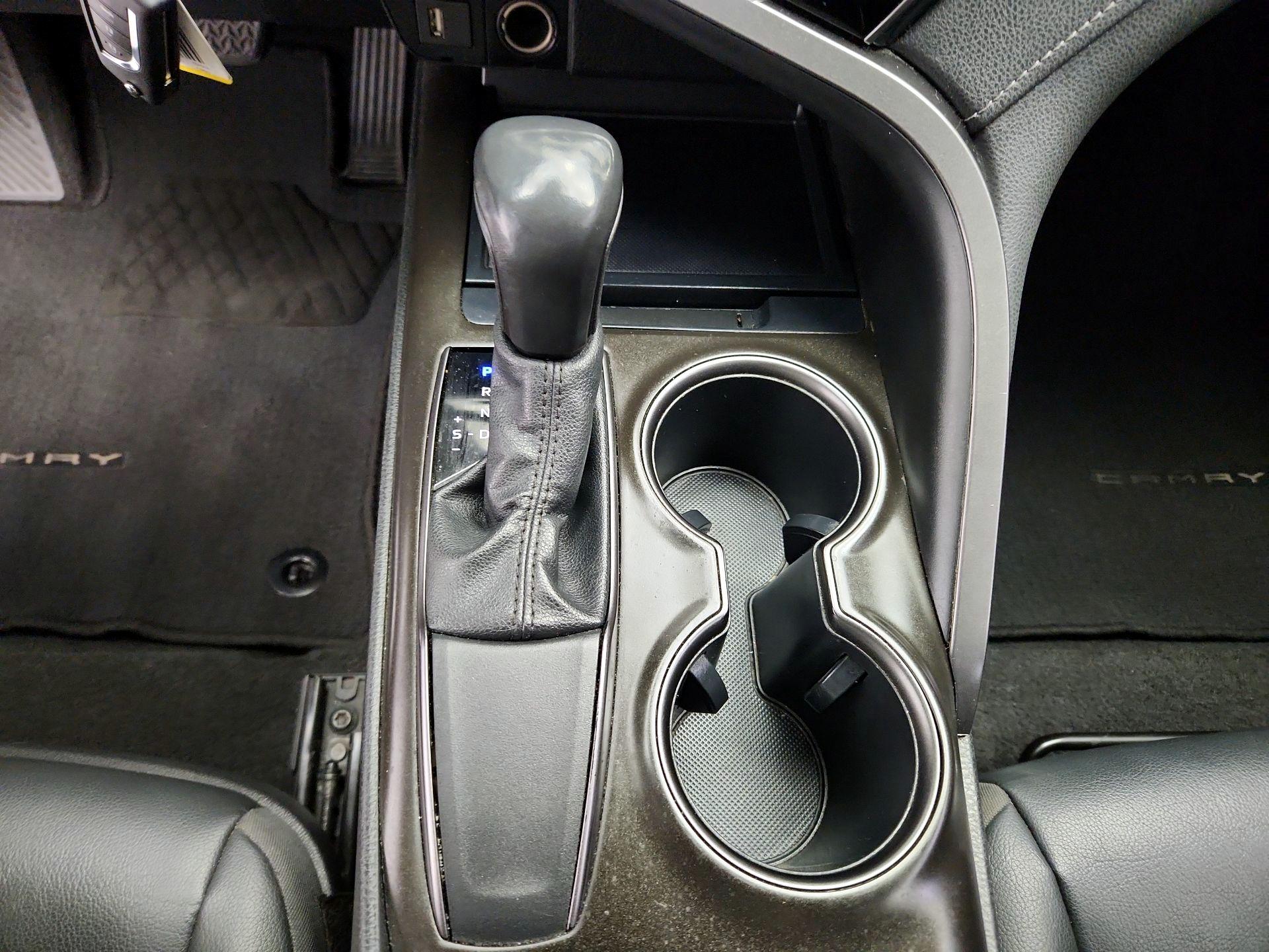 Thumbnail: 2021 Toyota Camry - 17