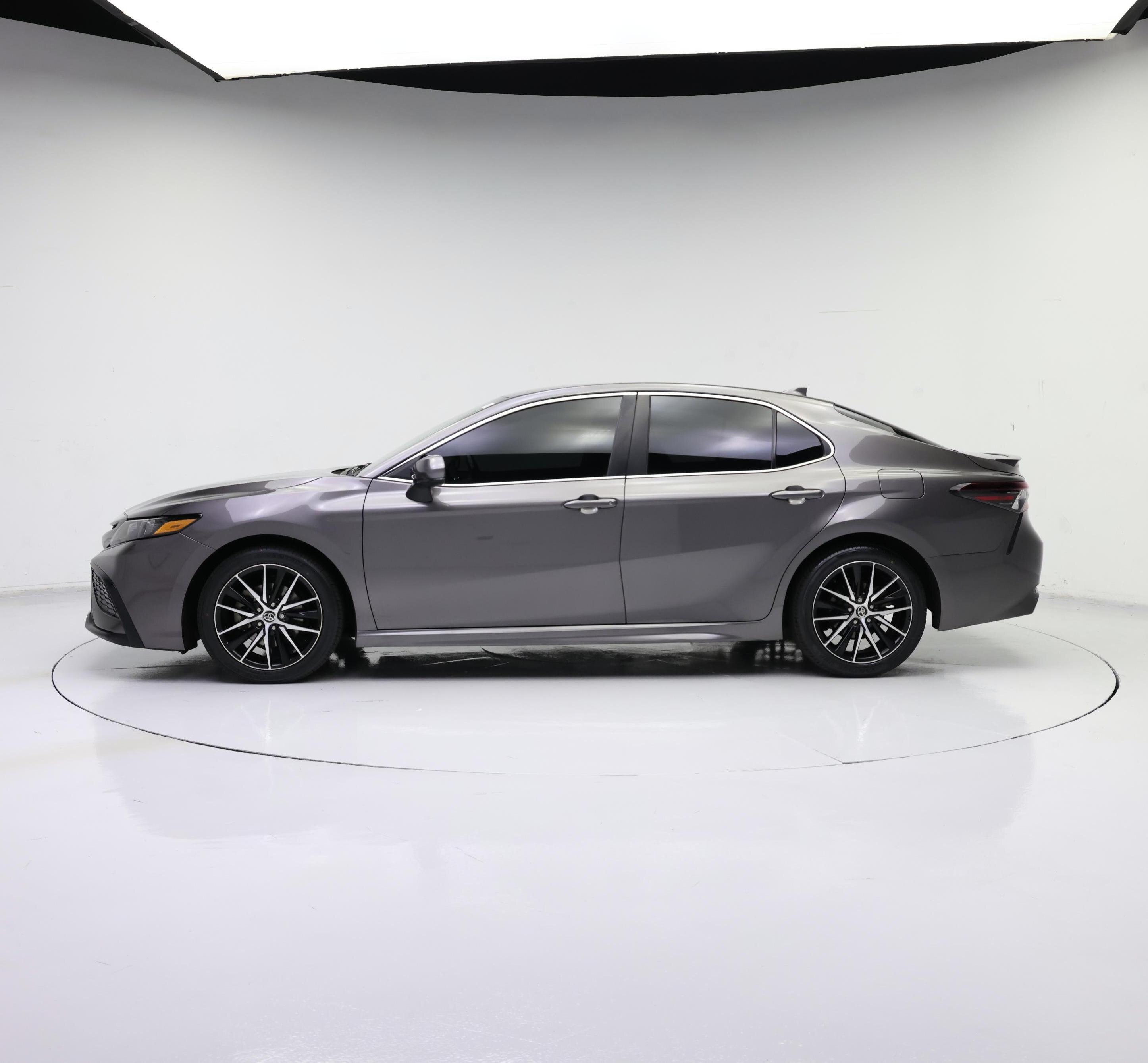 Thumbnail: 2021 Toyota Camry - 3