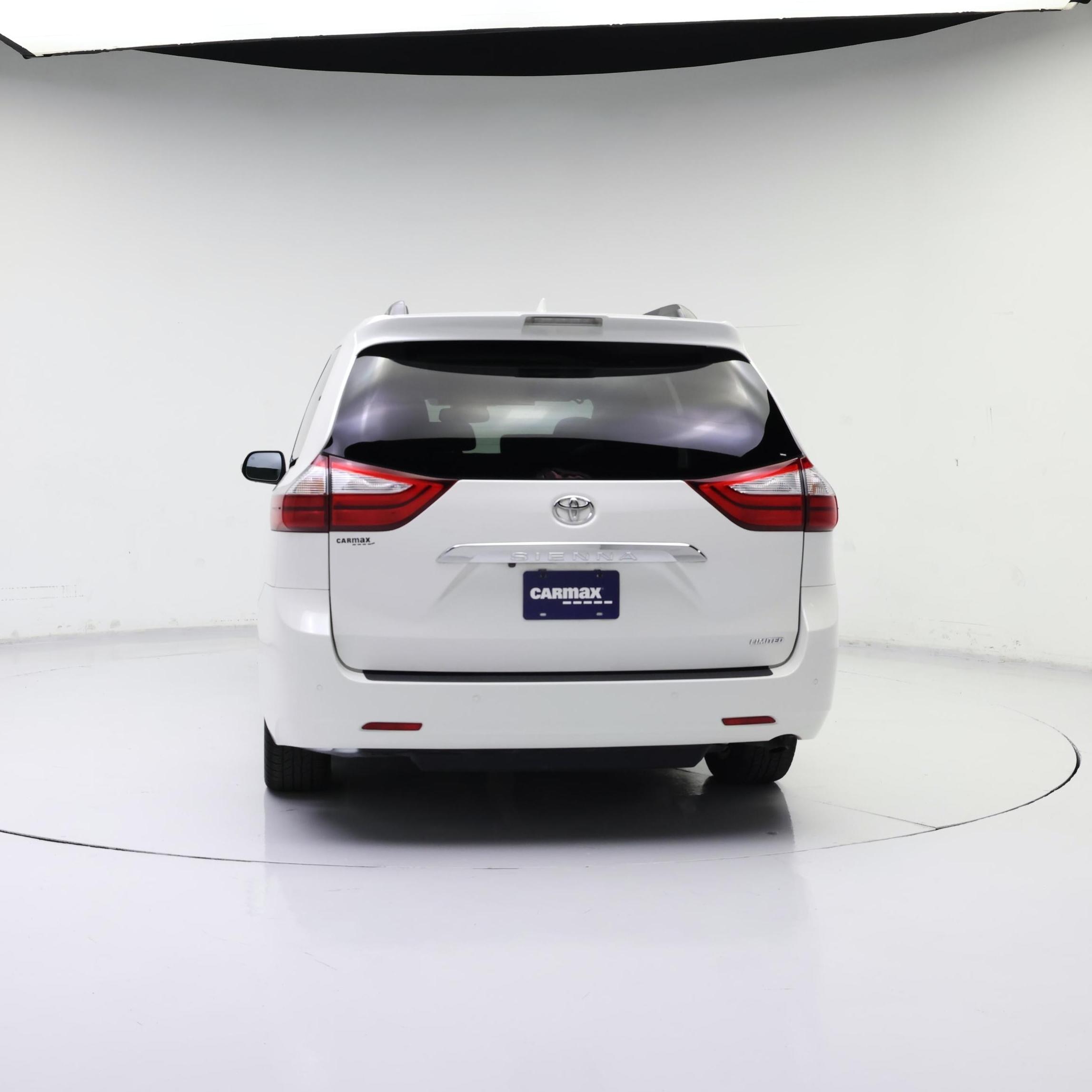 Thumbnail: 2019 Toyota Sienna - 6