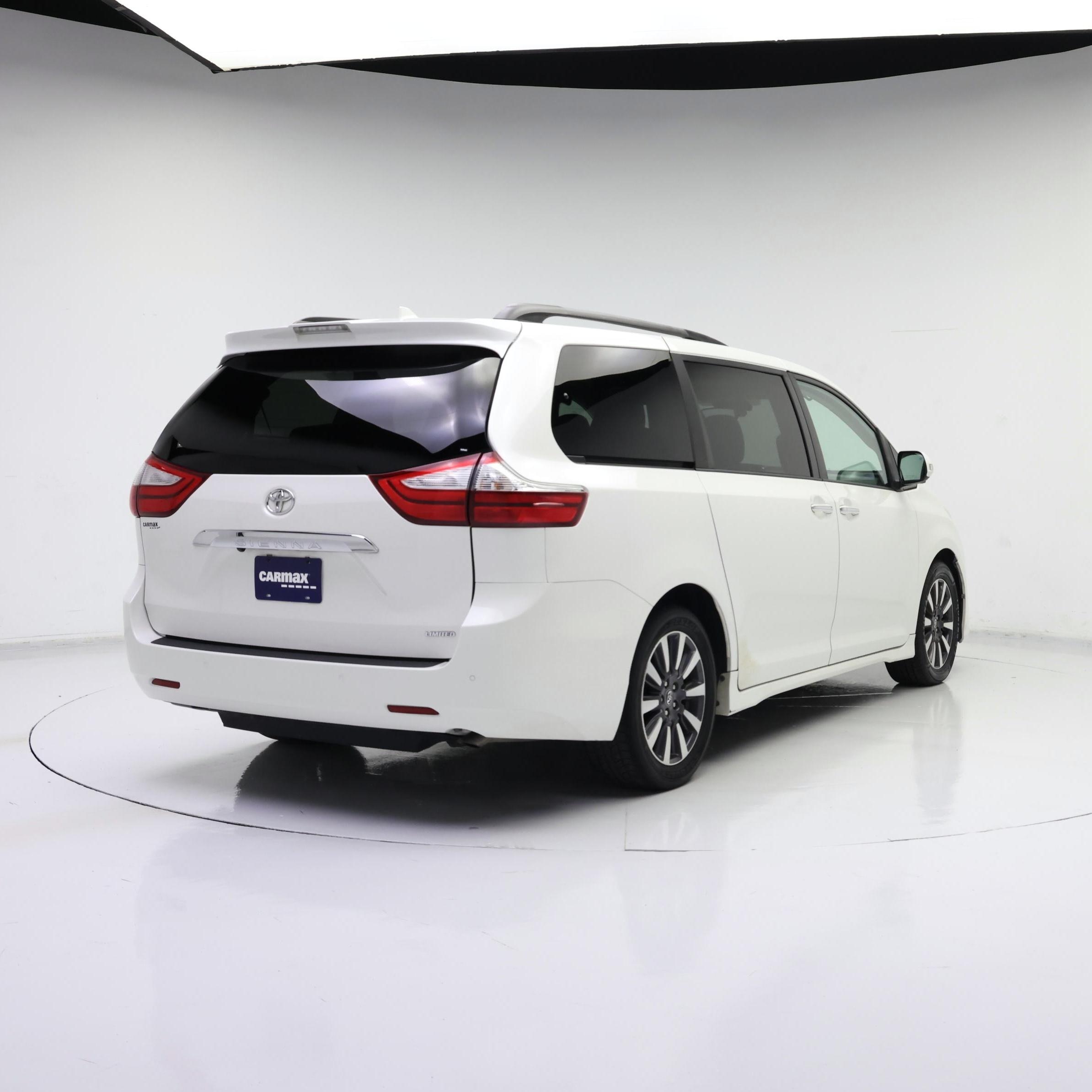 Thumbnail: 2019 Toyota Sienna - 8