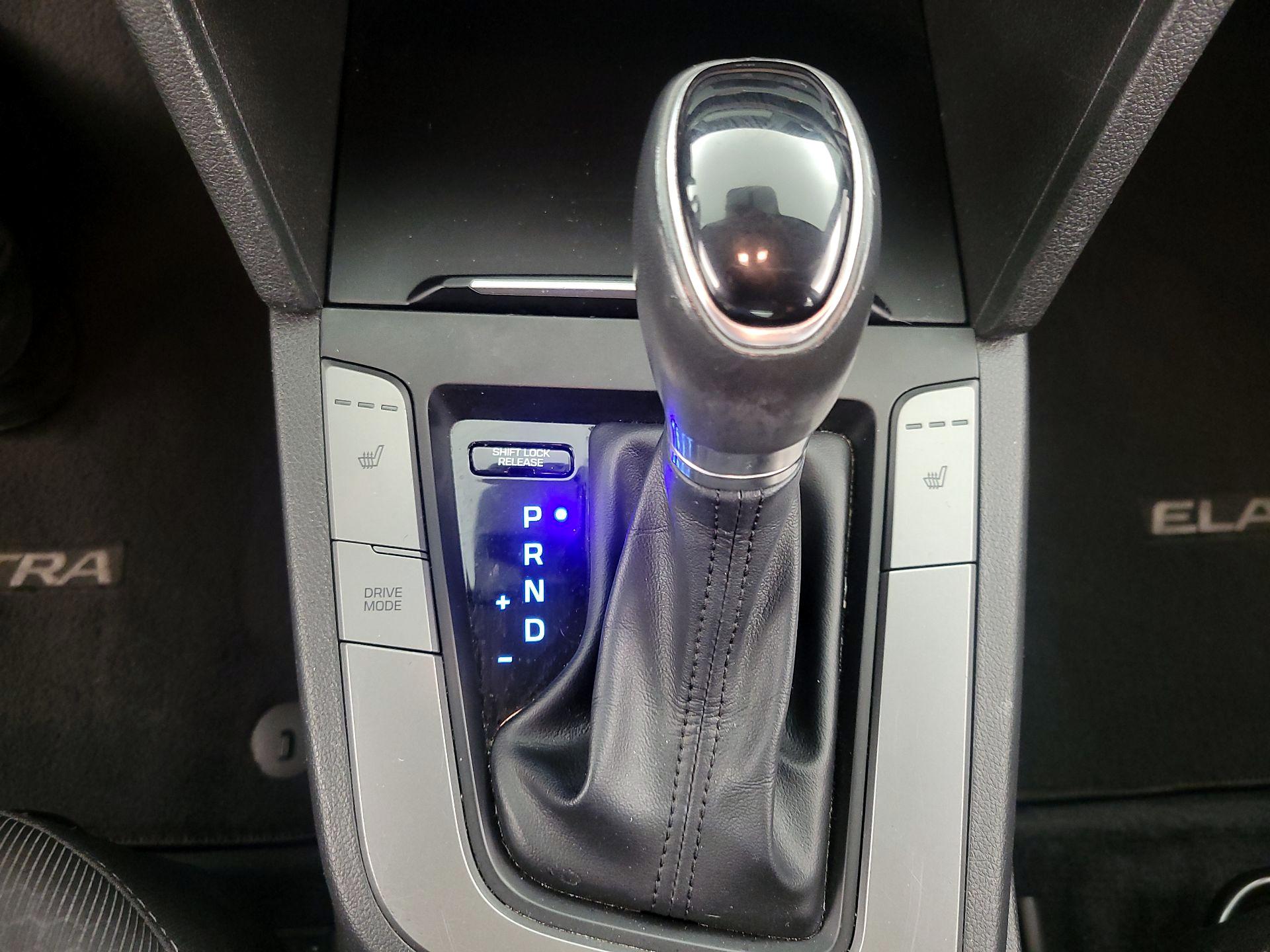 Thumbnail: 2018 Hyundai Elantra - 17