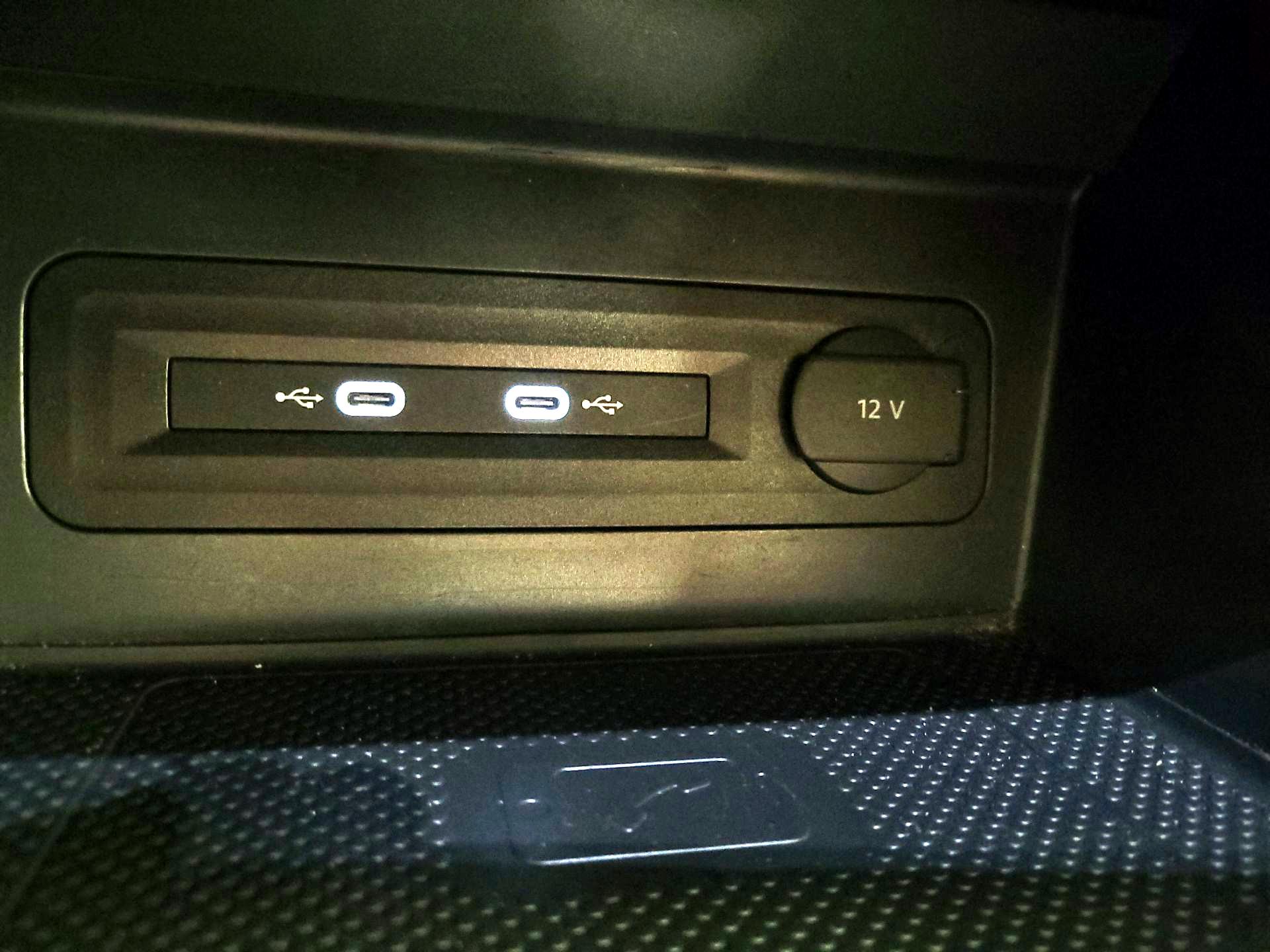 Thumbnail: 2021 Volkswagen Atlas - 18