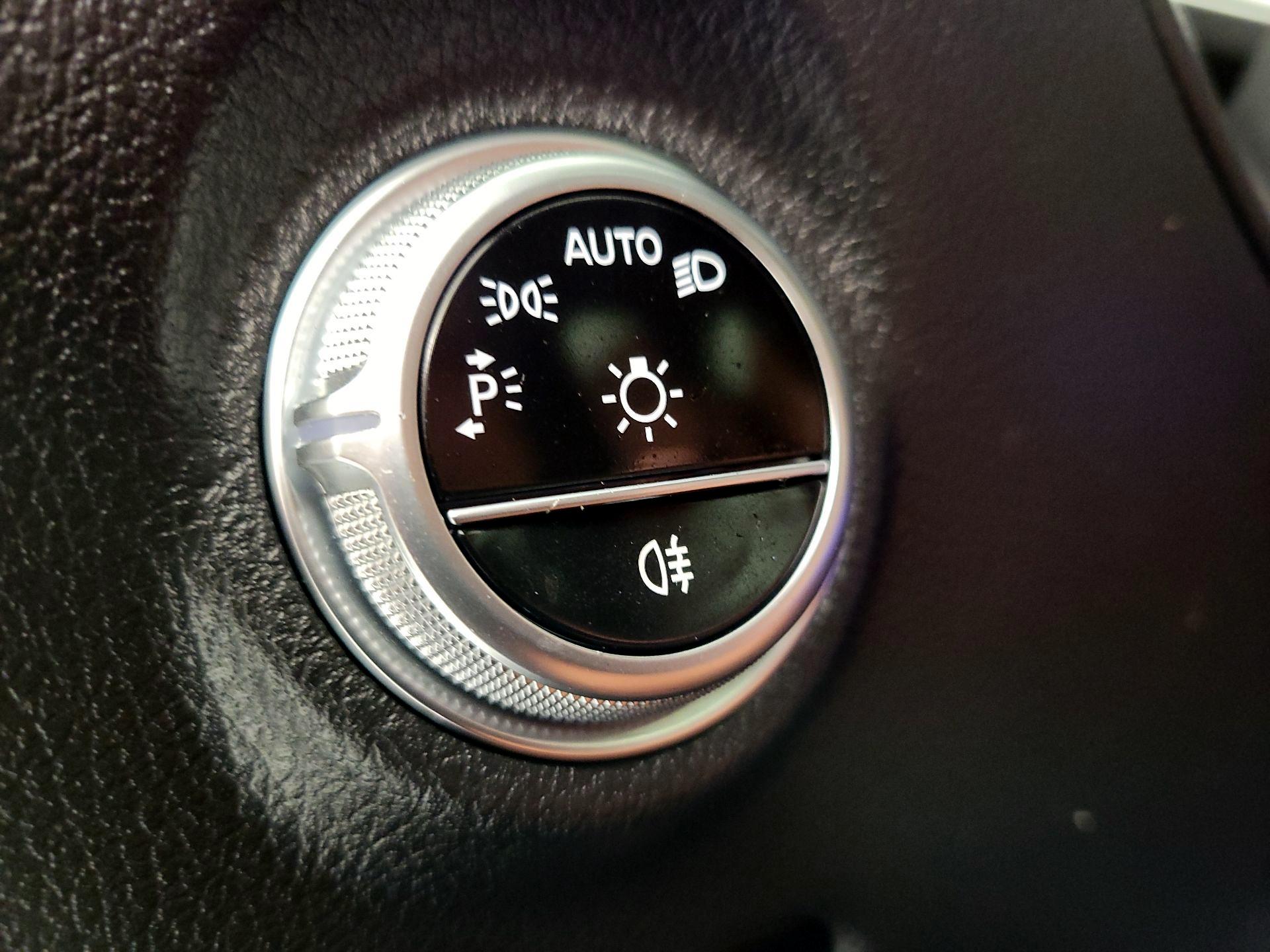 Thumbnail: 2022 Mercedes-Benz C-Class - 13