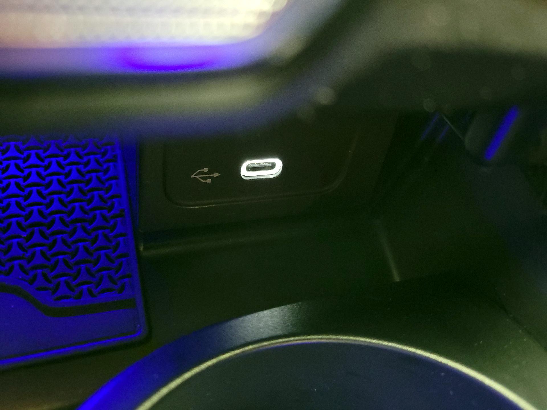 Thumbnail: 2022 Mercedes-Benz C-Class - 18