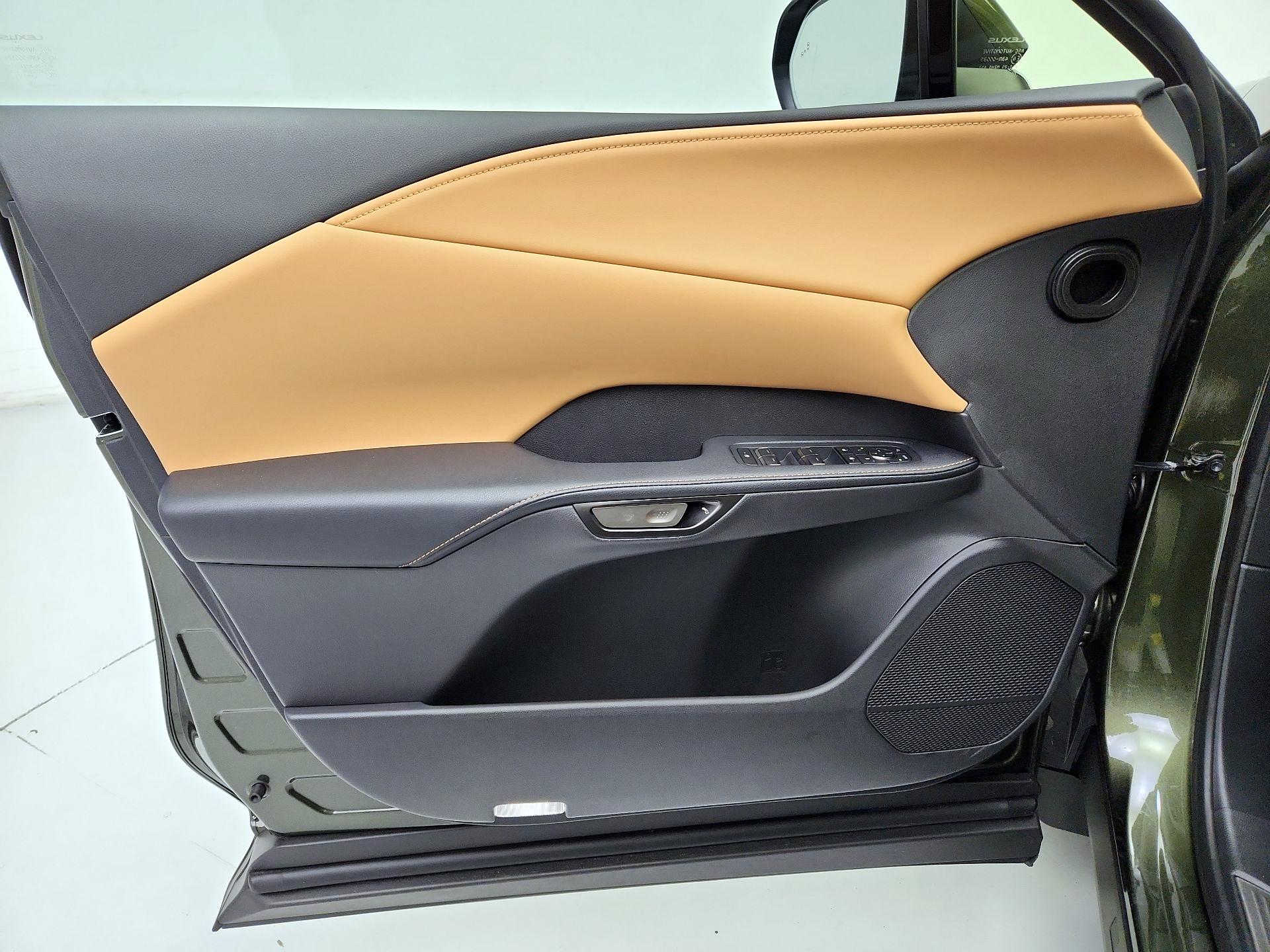 Thumbnail: 2025 Lexus RX - 12