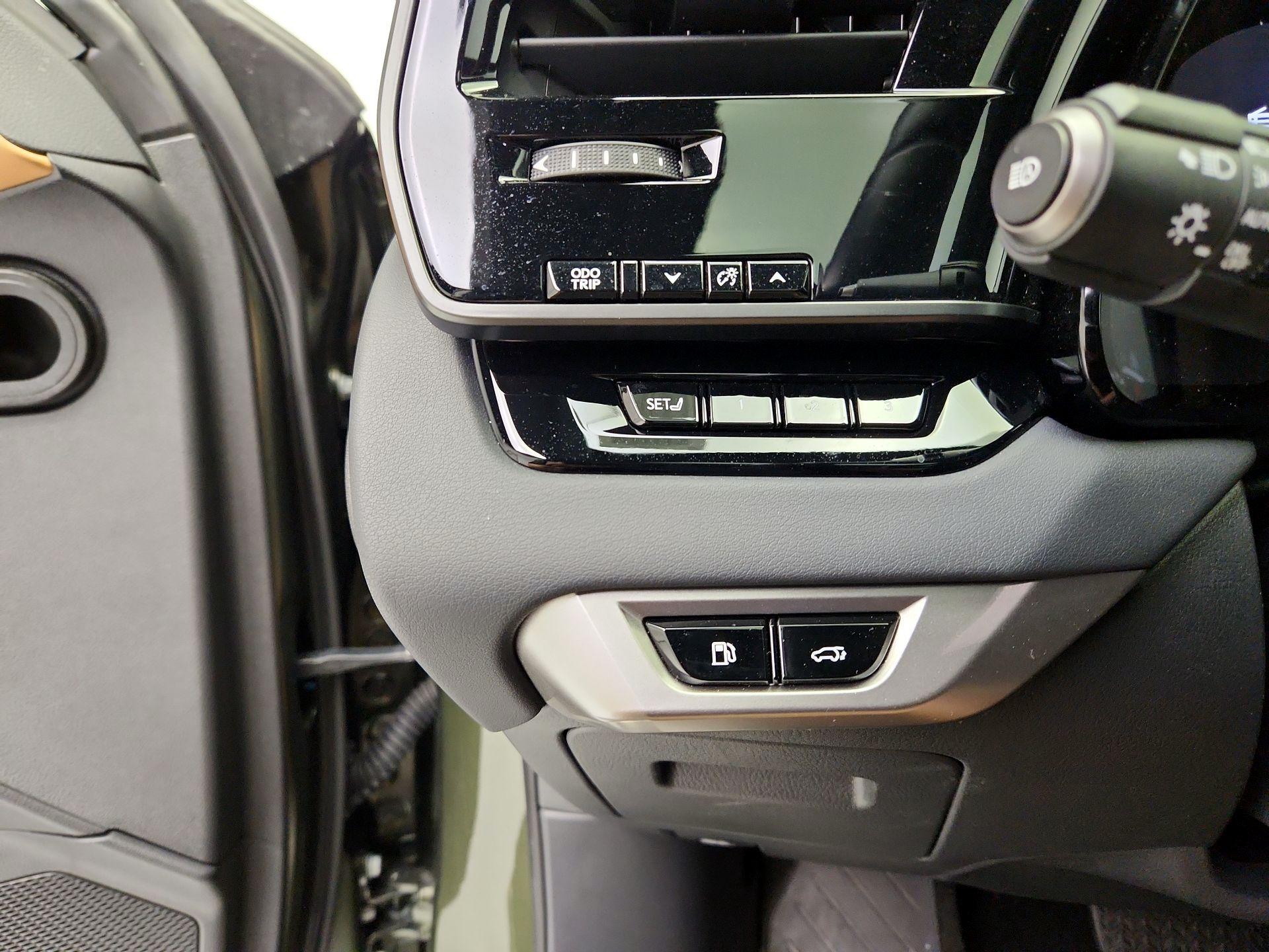 Thumbnail: 2025 Lexus RX - 13