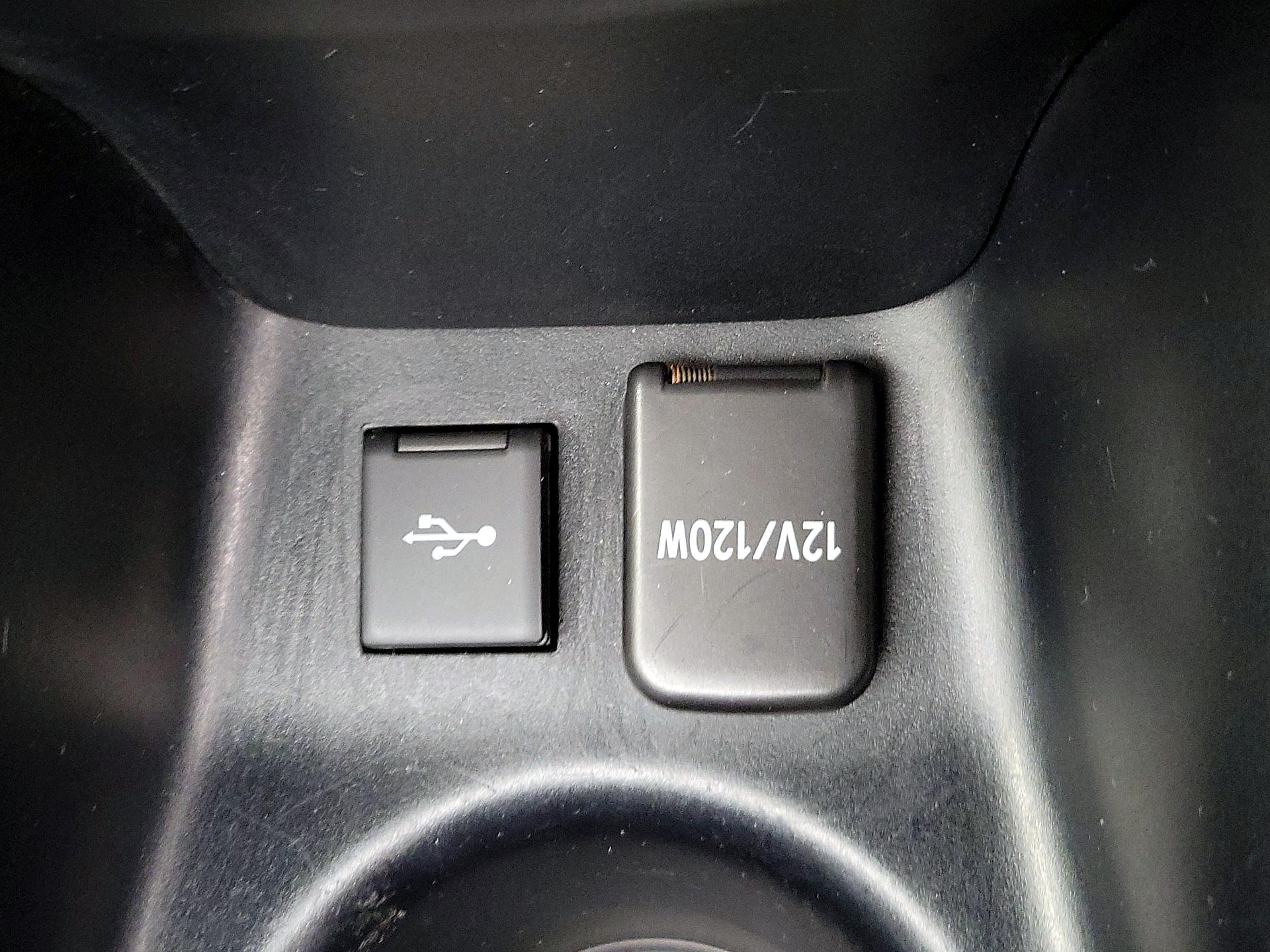 Thumbnail: 2022 Toyota Prius - 18