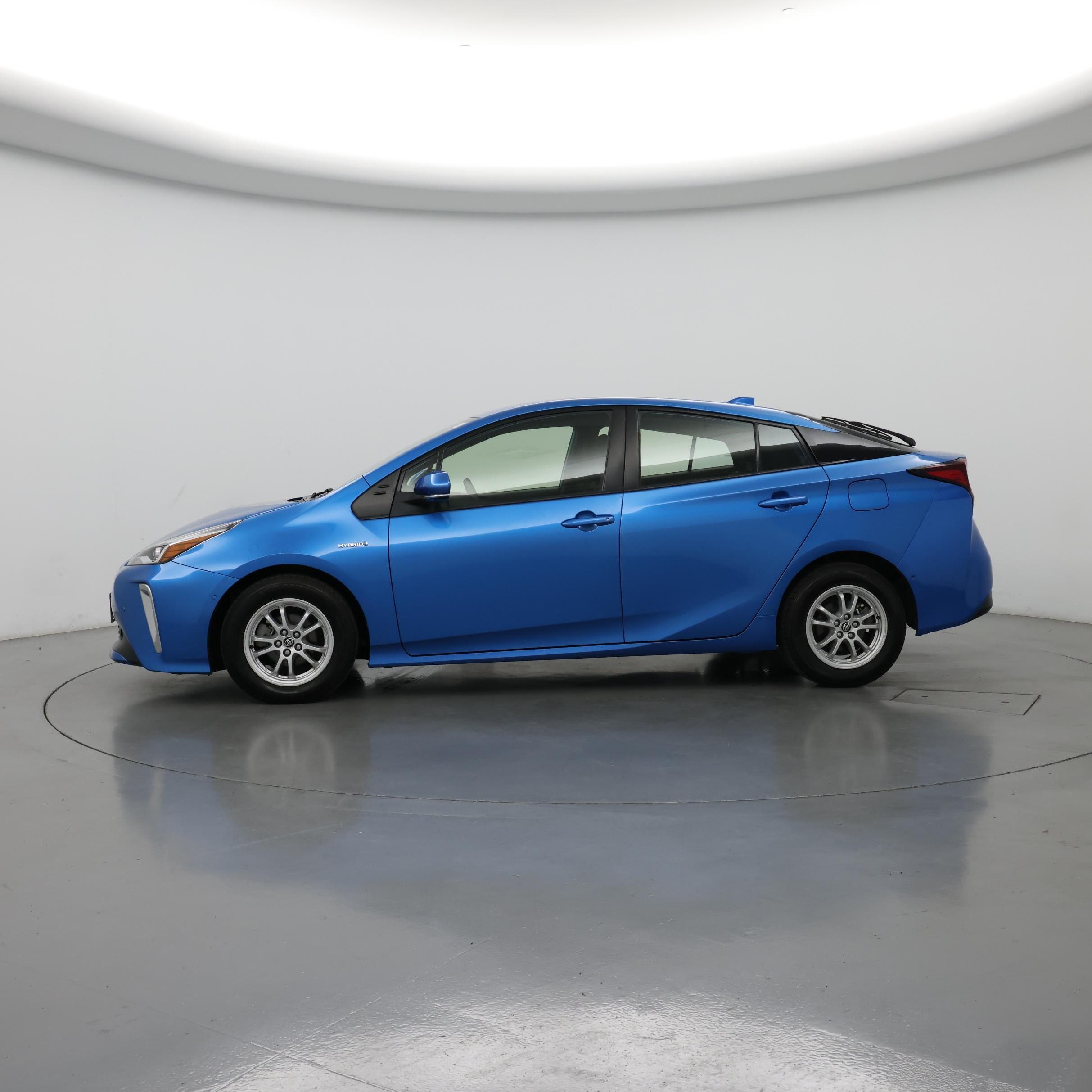 Thumbnail: 2022 Toyota Prius - 3