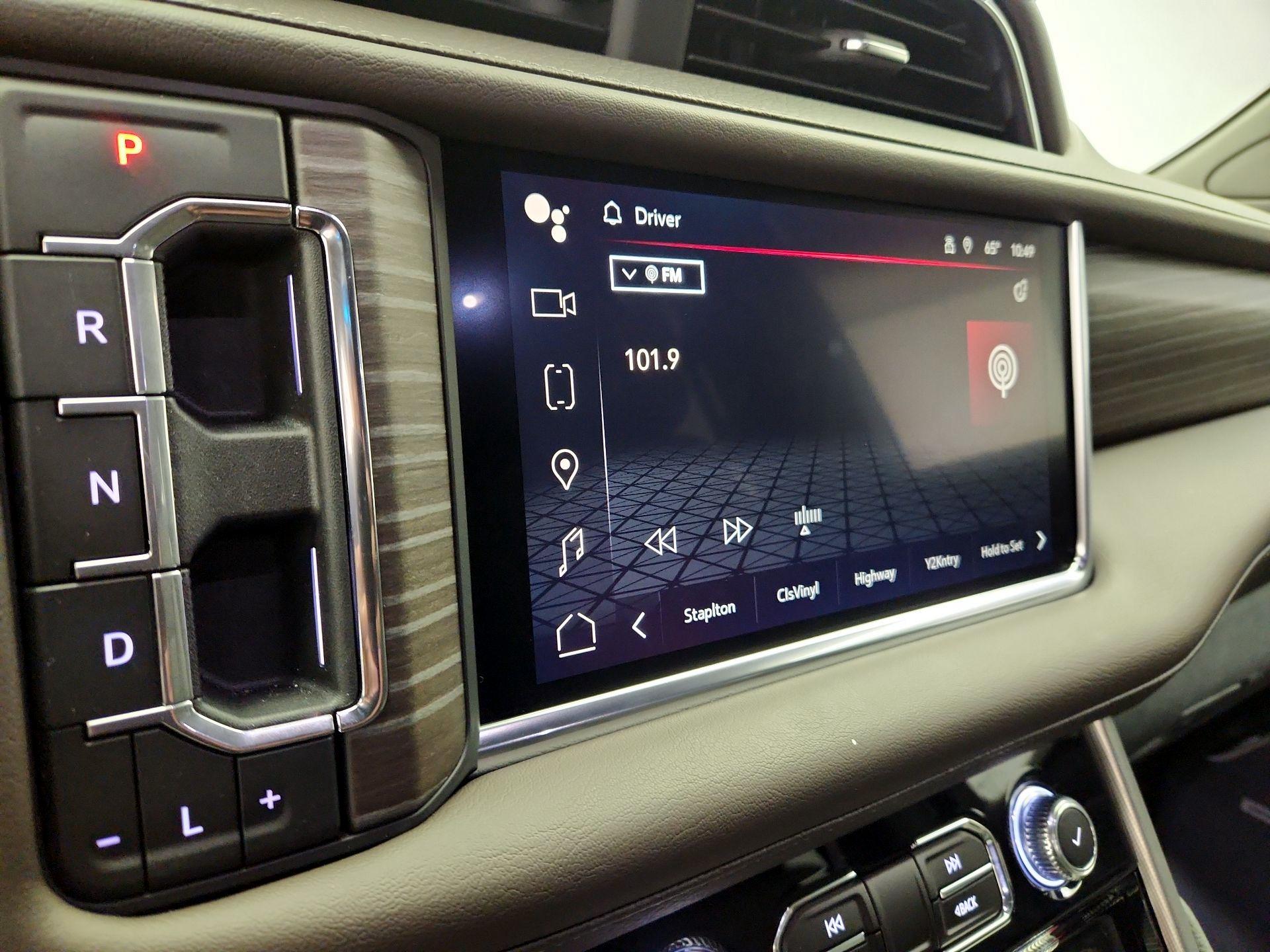 Thumbnail: 2024 GMC Yukon XL - 16